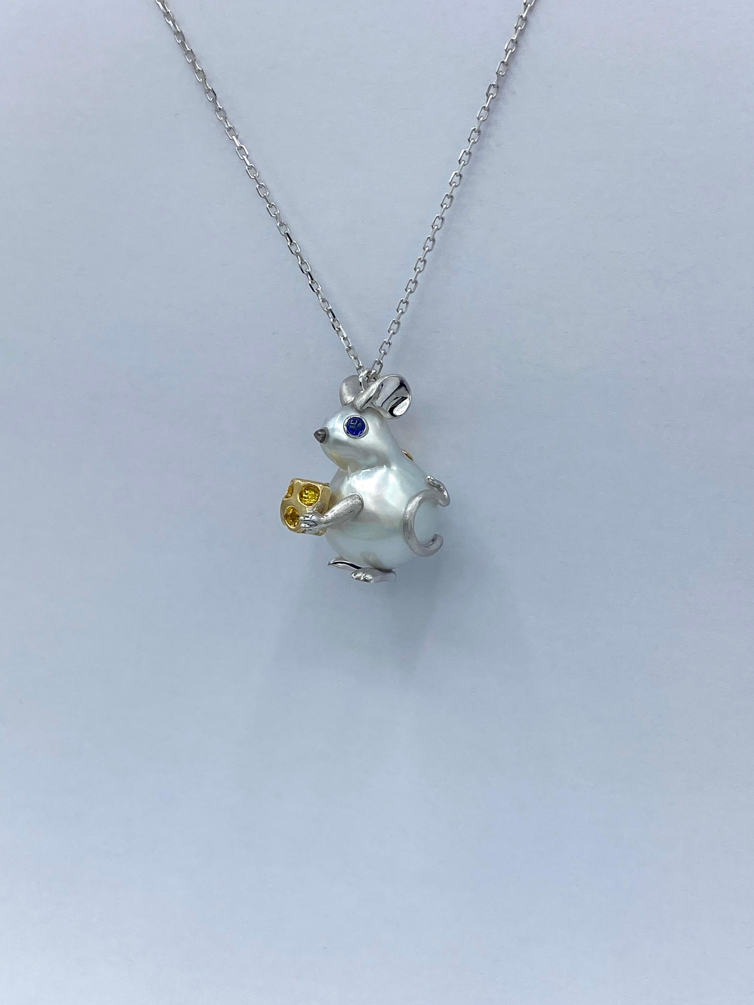 Collana con ciondolo topolino in oro 18Kt perla Australiana e zaffiri in vendita 6