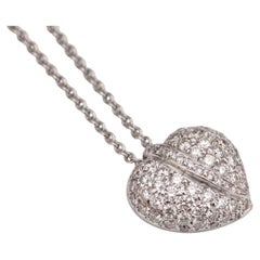 Halskette mit gewölbtem Herzanhänger aus 18 Karat Weißgold und Diamant-Pavé