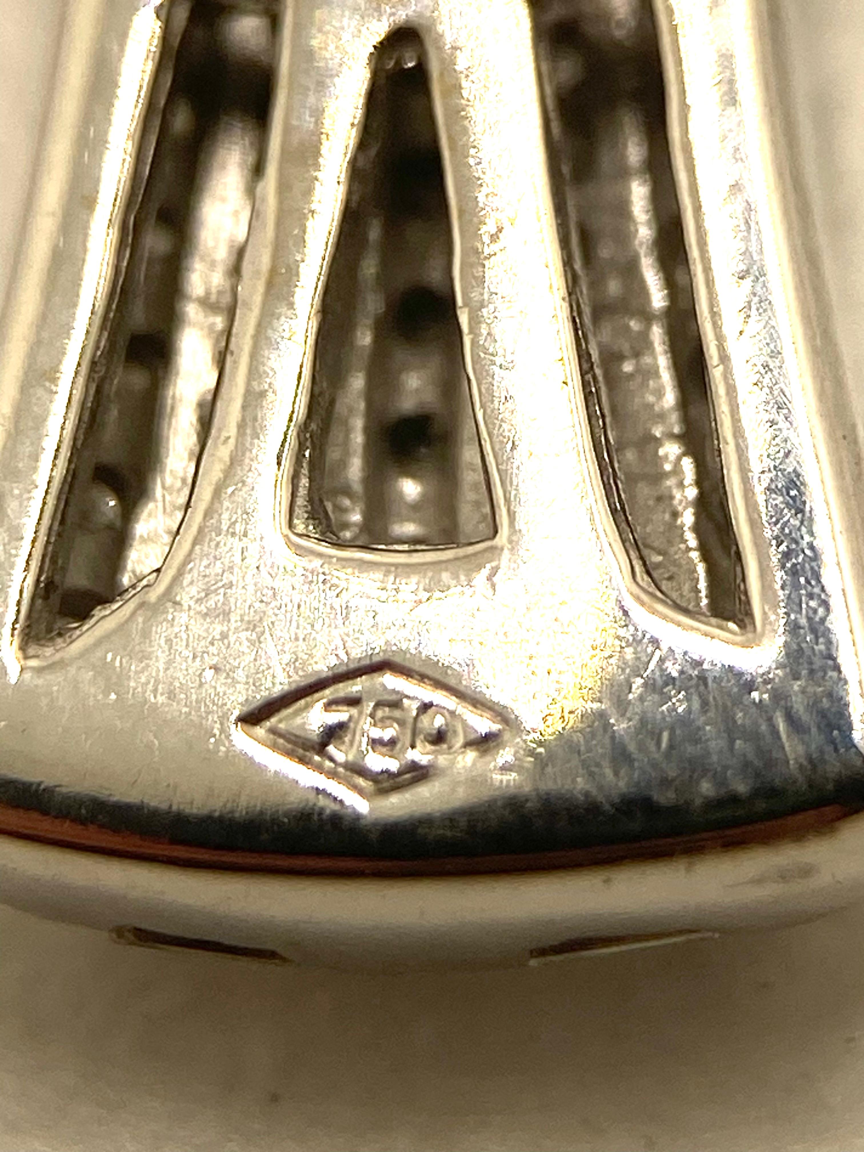 Collier croix en diamant taillé en brillant avec baguette Unisexe en vente