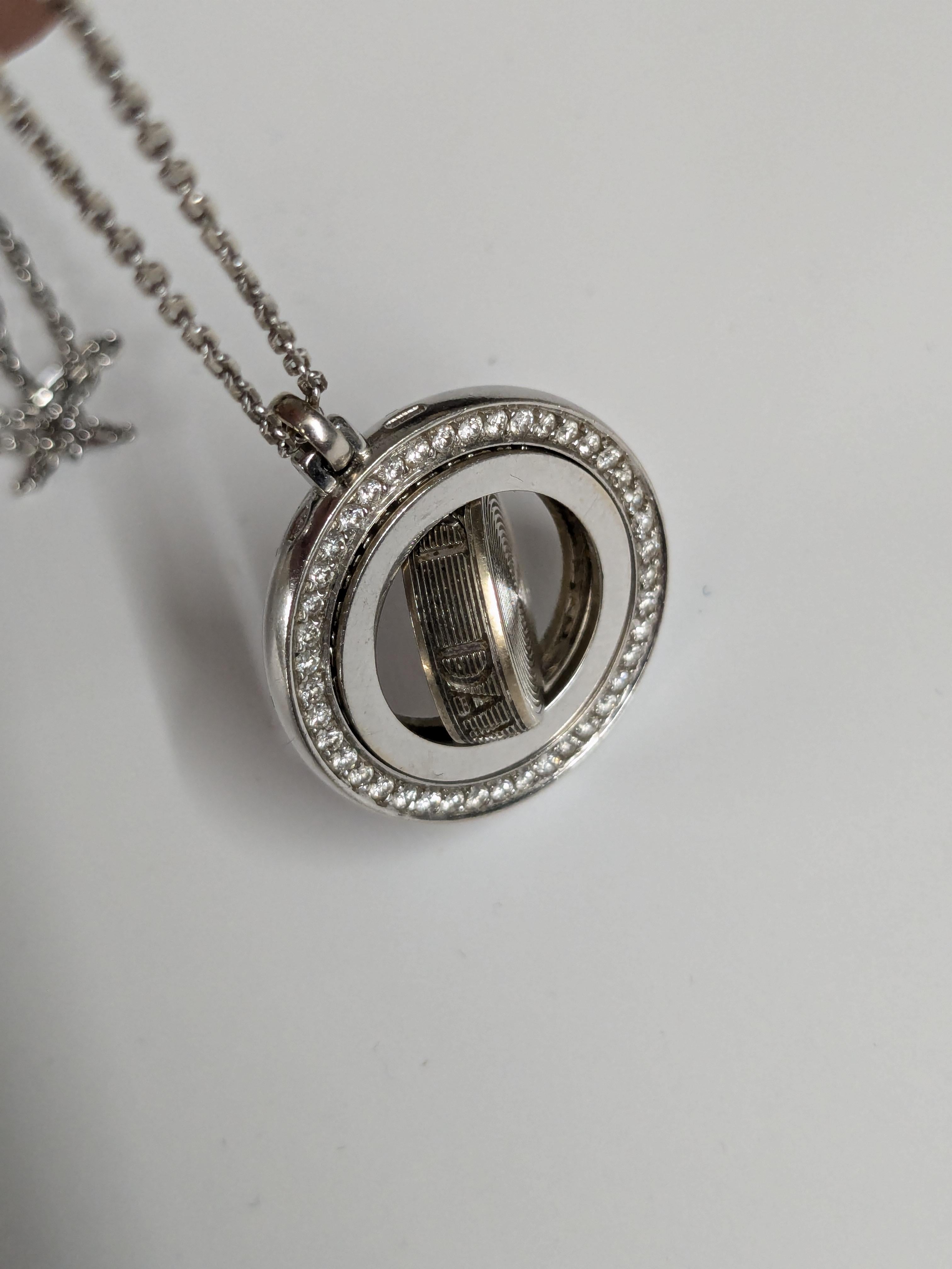 Damiani Orbital collection pendant necklace in white gold and diamonds In Excellent Condition For Sale In Roma, IT