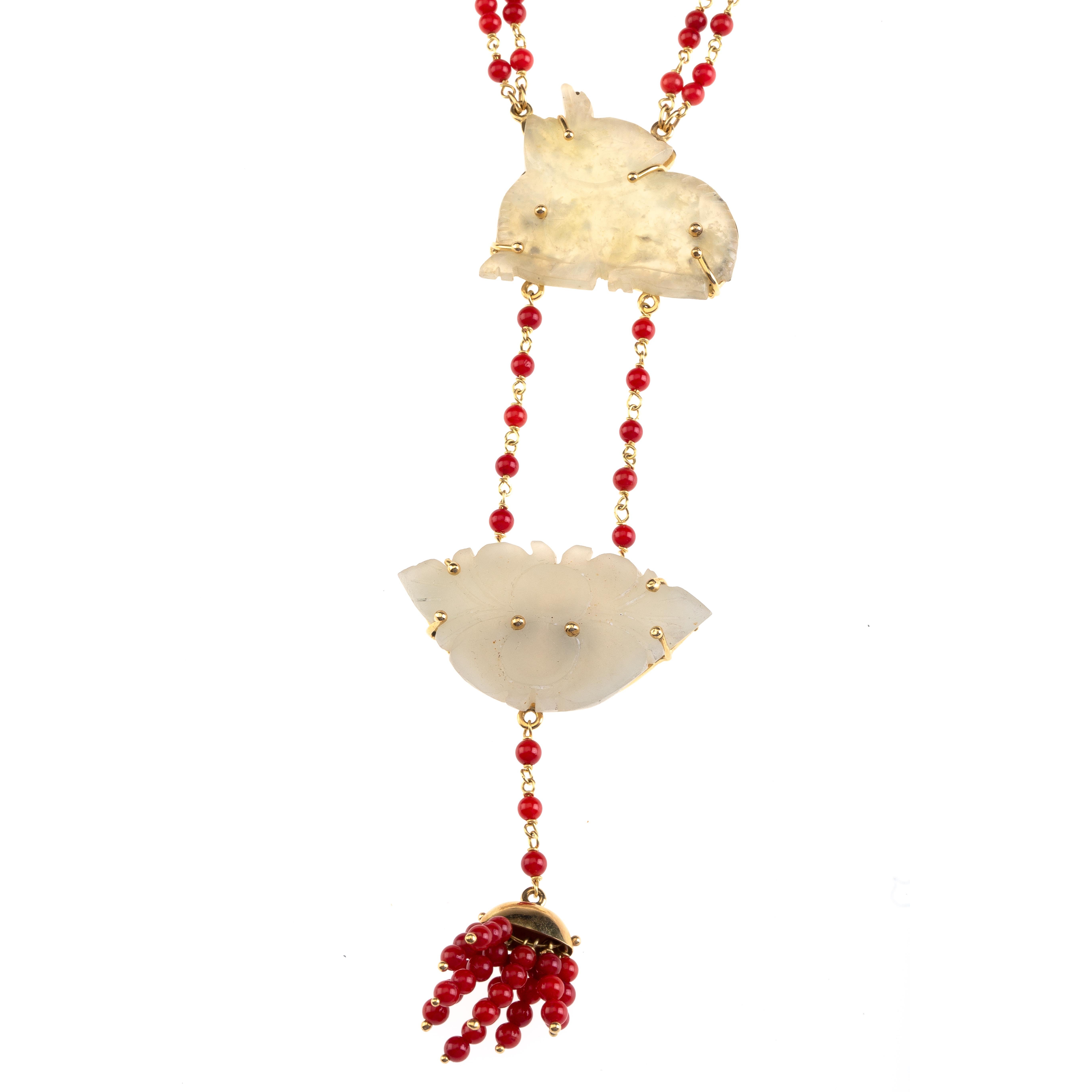 collana infilata a rosario in oro 18k gr 21,30 con antica giada cinese'700 a forma di lepre ed un vecchio bottone sempre in giada a forma di farfalla.
i miei pezzi son tutti unici e fatti a mano in Italia.
Il packeging molto curato e veramente