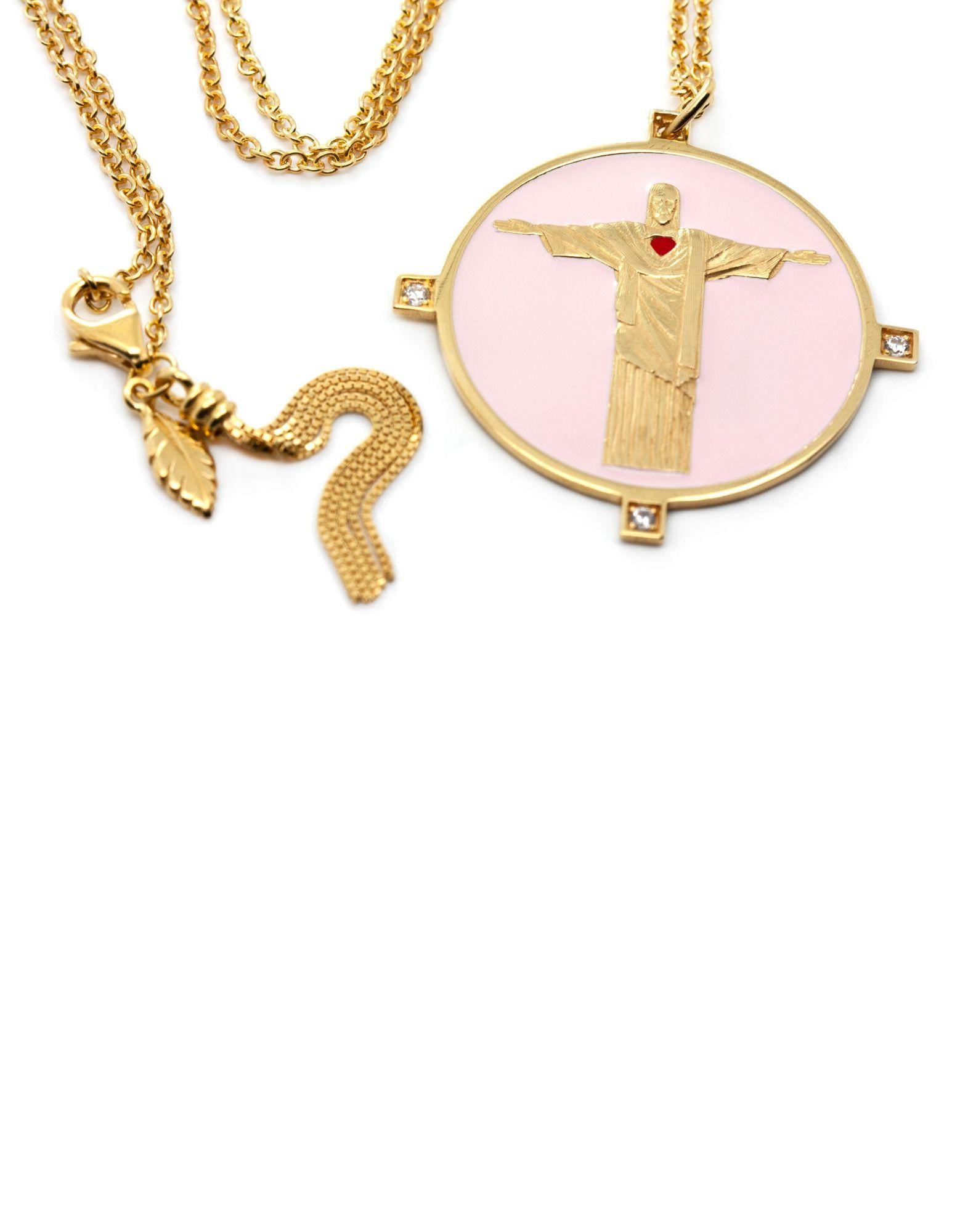Corcovado necklace in 925 gold-plated sterling silver, hand-enameled with pink enamel.

The collection, featuring a unique, innovative and genderless design, consists of enameled pendants and rings made of 925 18-karat gold-plated sterling silver,