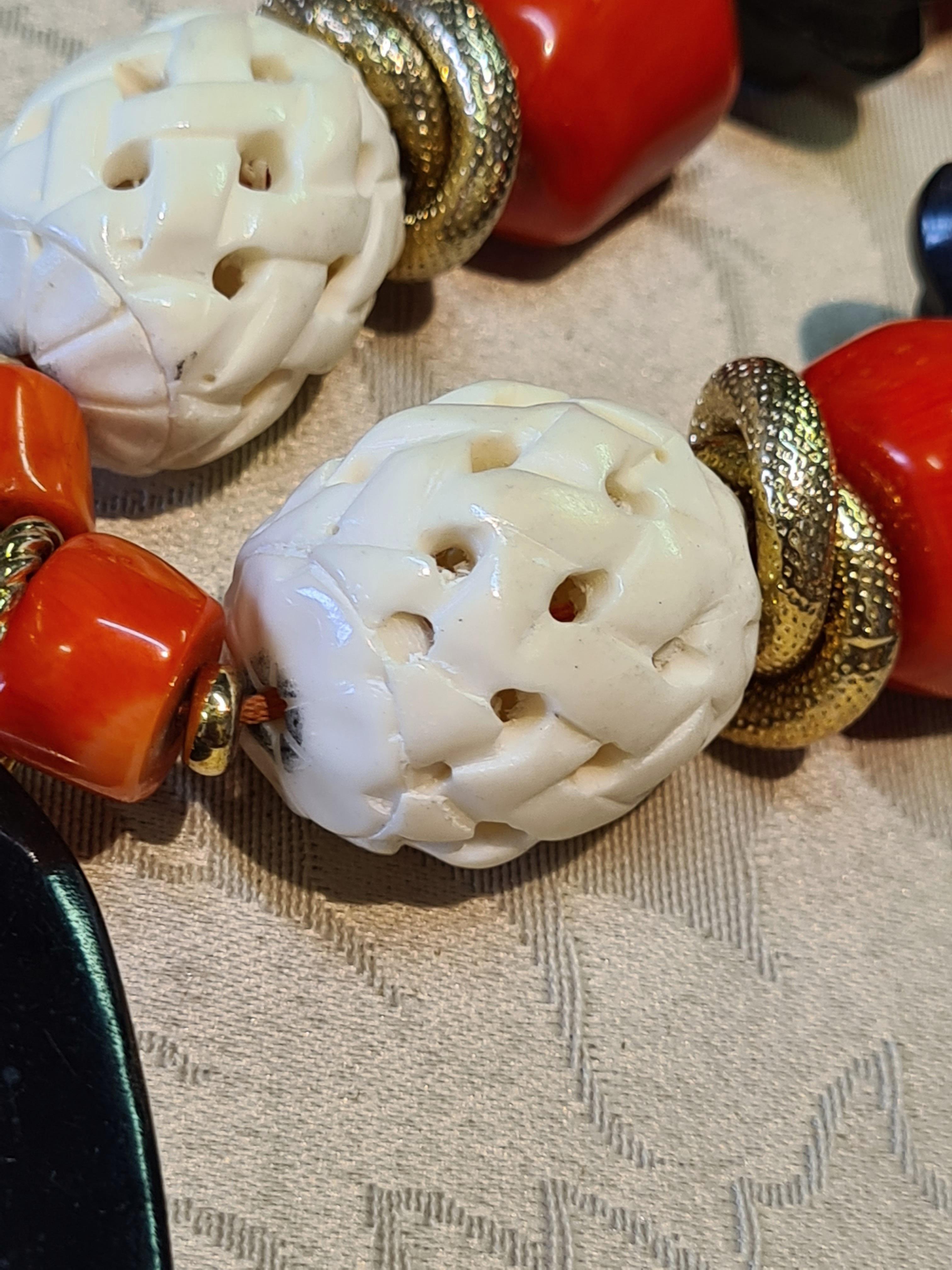 Fantasy necklace with Horn Plate and Inlaid Coral For Sale 3