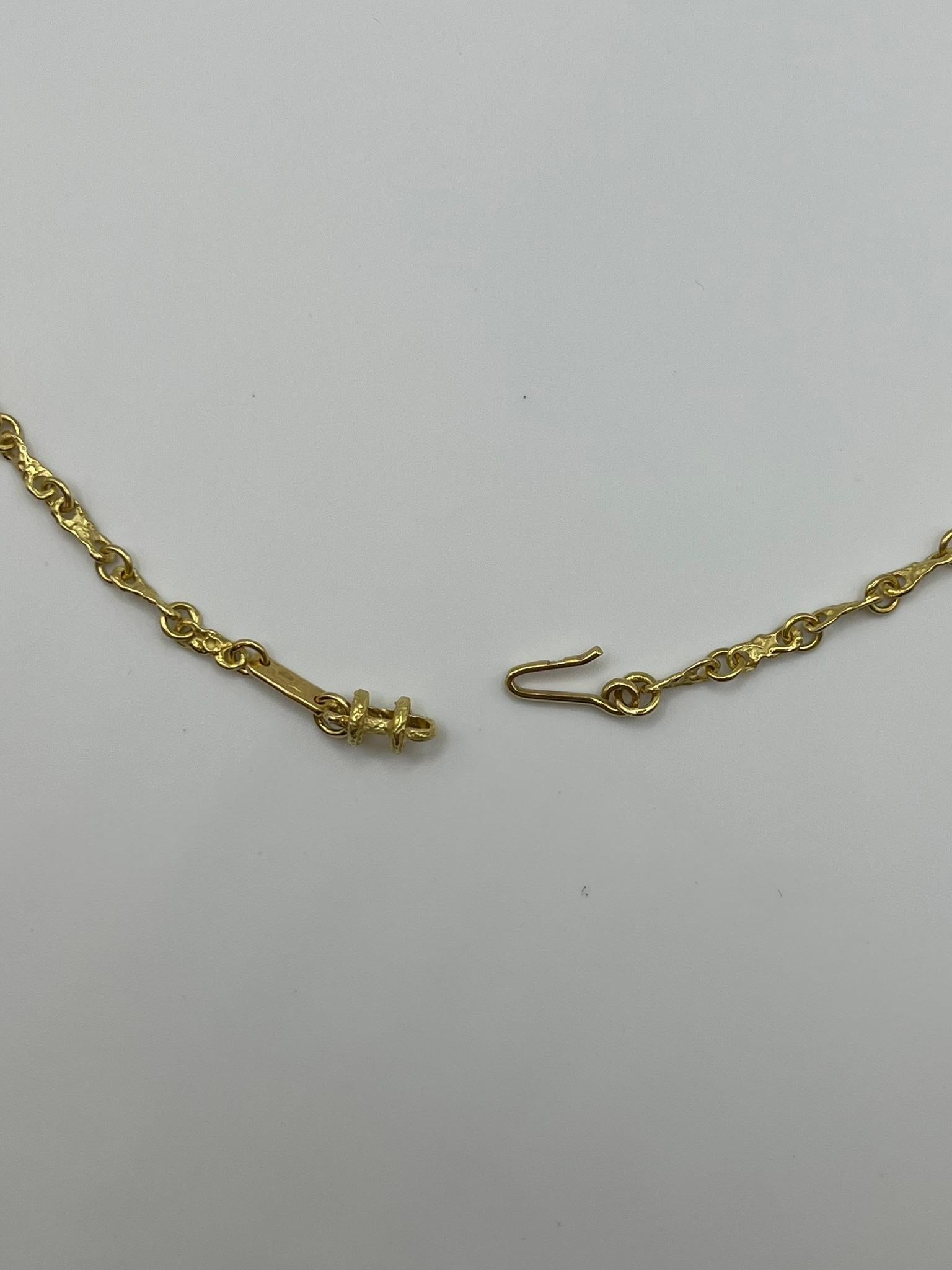 Collier ras-de-cou en or jaune 18 carats fait à la main. en vente 2
