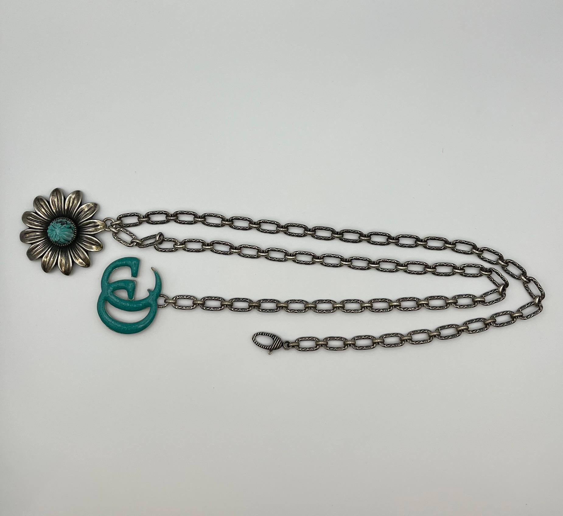 Gucci-Halskette mit türkisfarbenem Emaille- und Silberblumen-Anhänger im Angebot 5