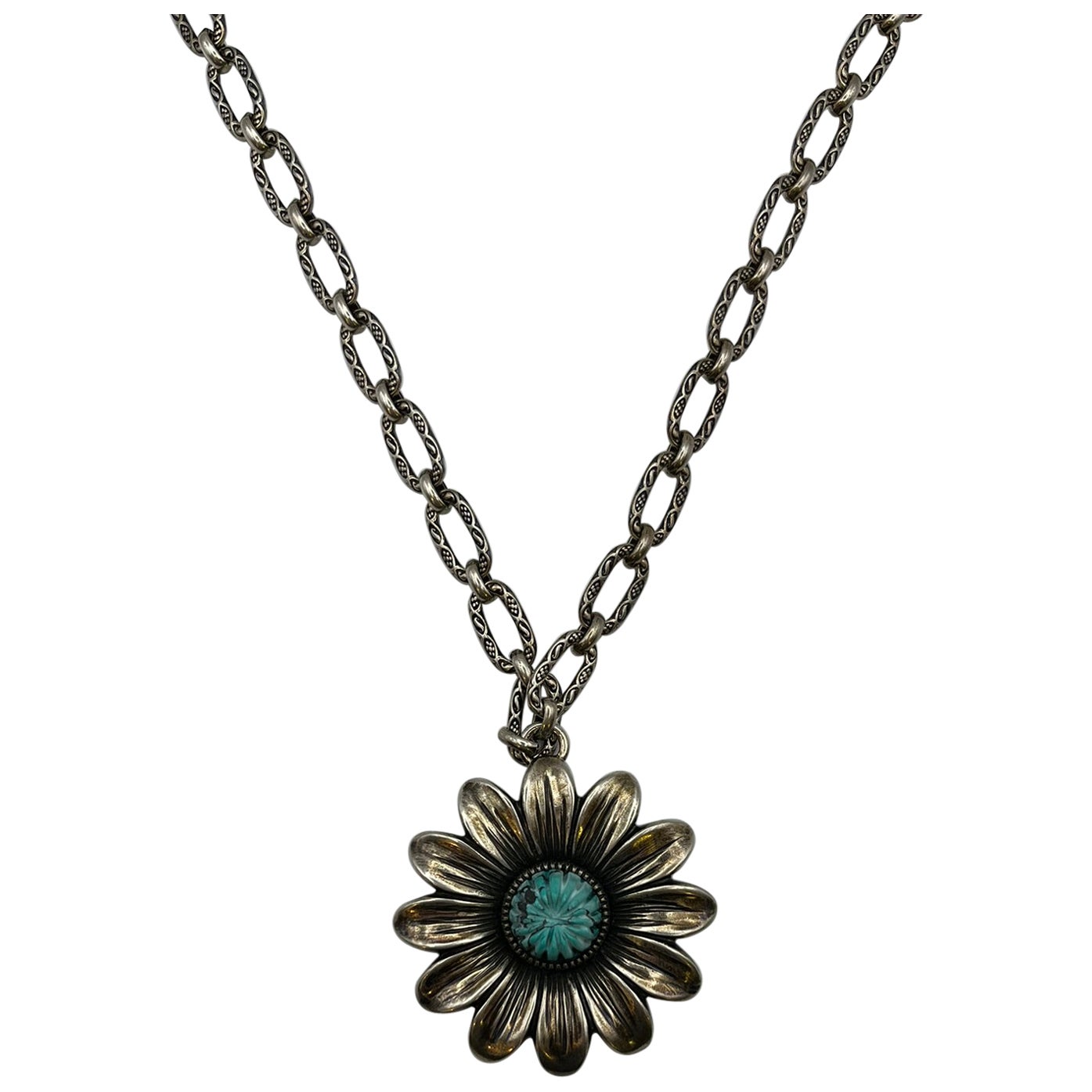 Gucci-Halskette mit türkisfarbenem Emaille- und Silberblumen-Anhänger im Angebot