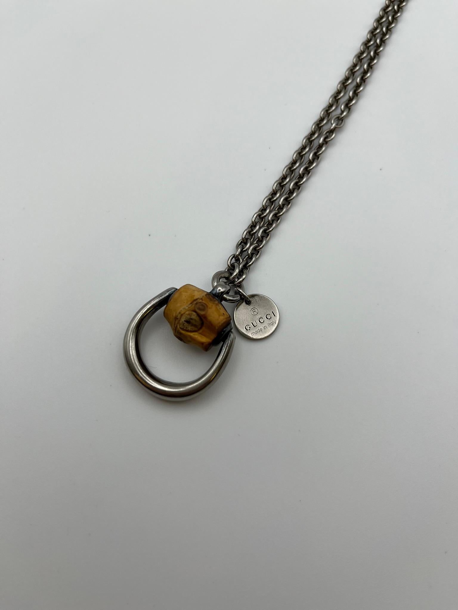 Collier Gucci à mors de cheval avec bambou argenté en vente 2