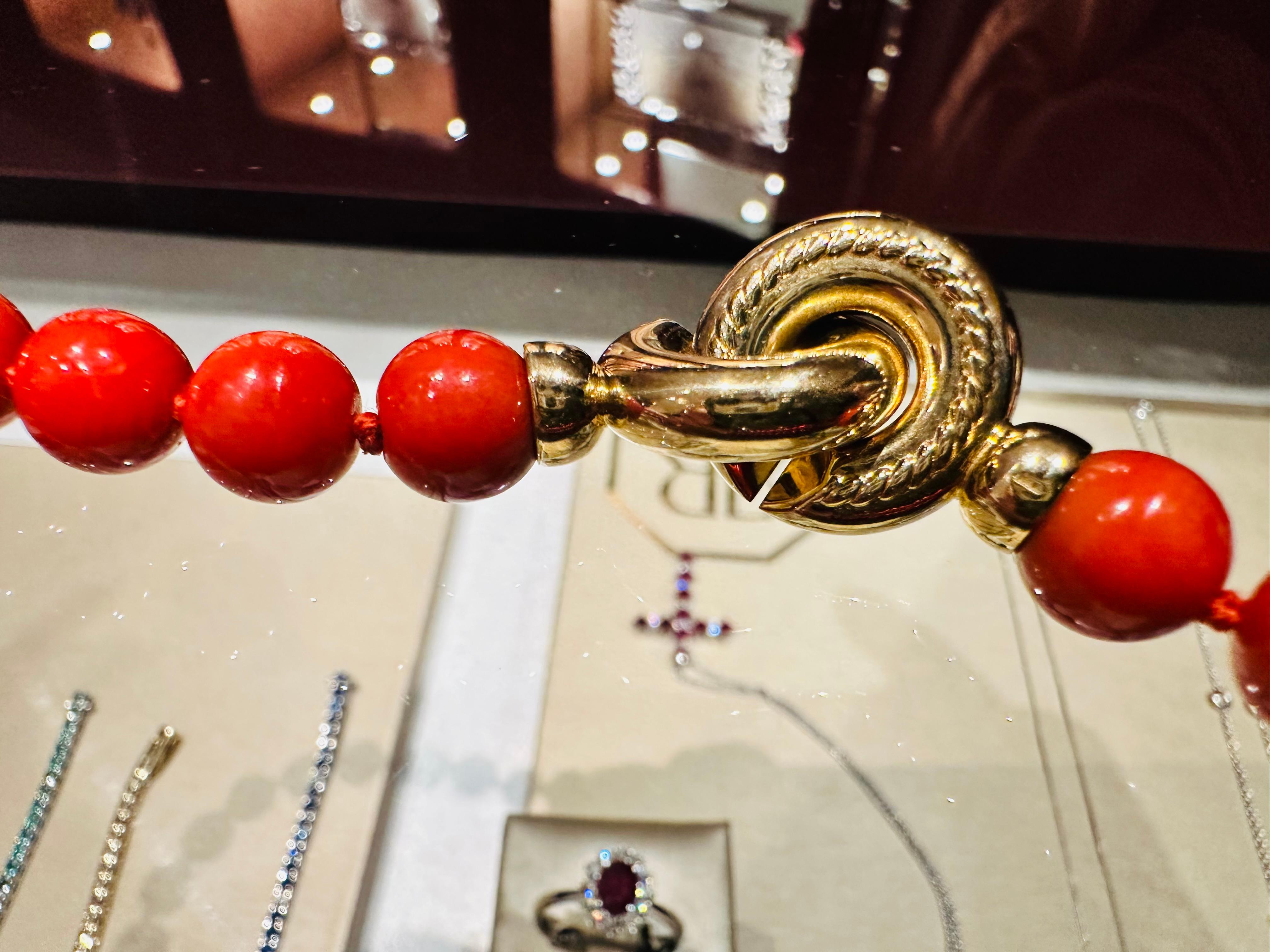 Collana in Corallo Rosso di Sardegna con Chiusura in Oro 18kt in vendita 1