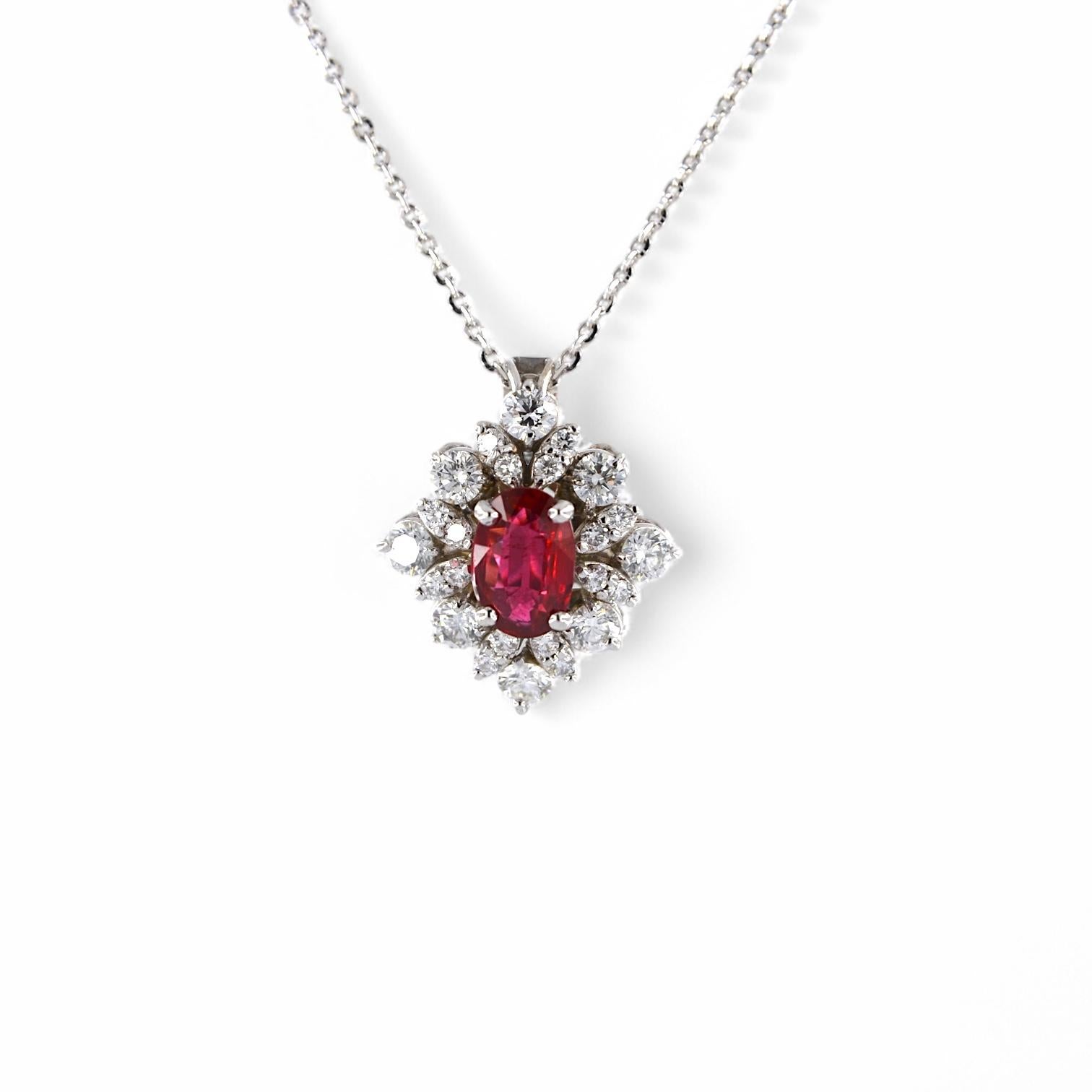 Artigiano Collana in Oro Bianco 18kt con Rubino Naturale da 0.66 ct e Diamanti da 0.74 ct in vendita