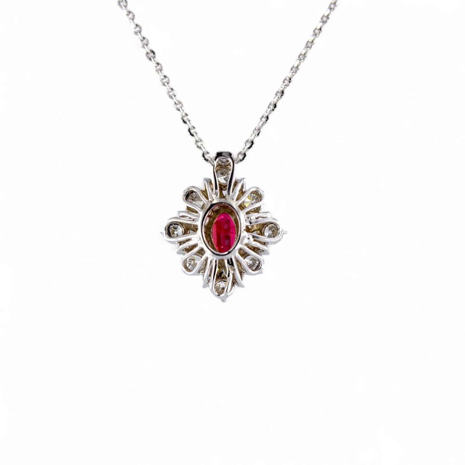 Donna Collana in Oro Bianco 18kt con Rubino Naturale da 0.66 ct e Diamanti da 0.74 ct in vendita