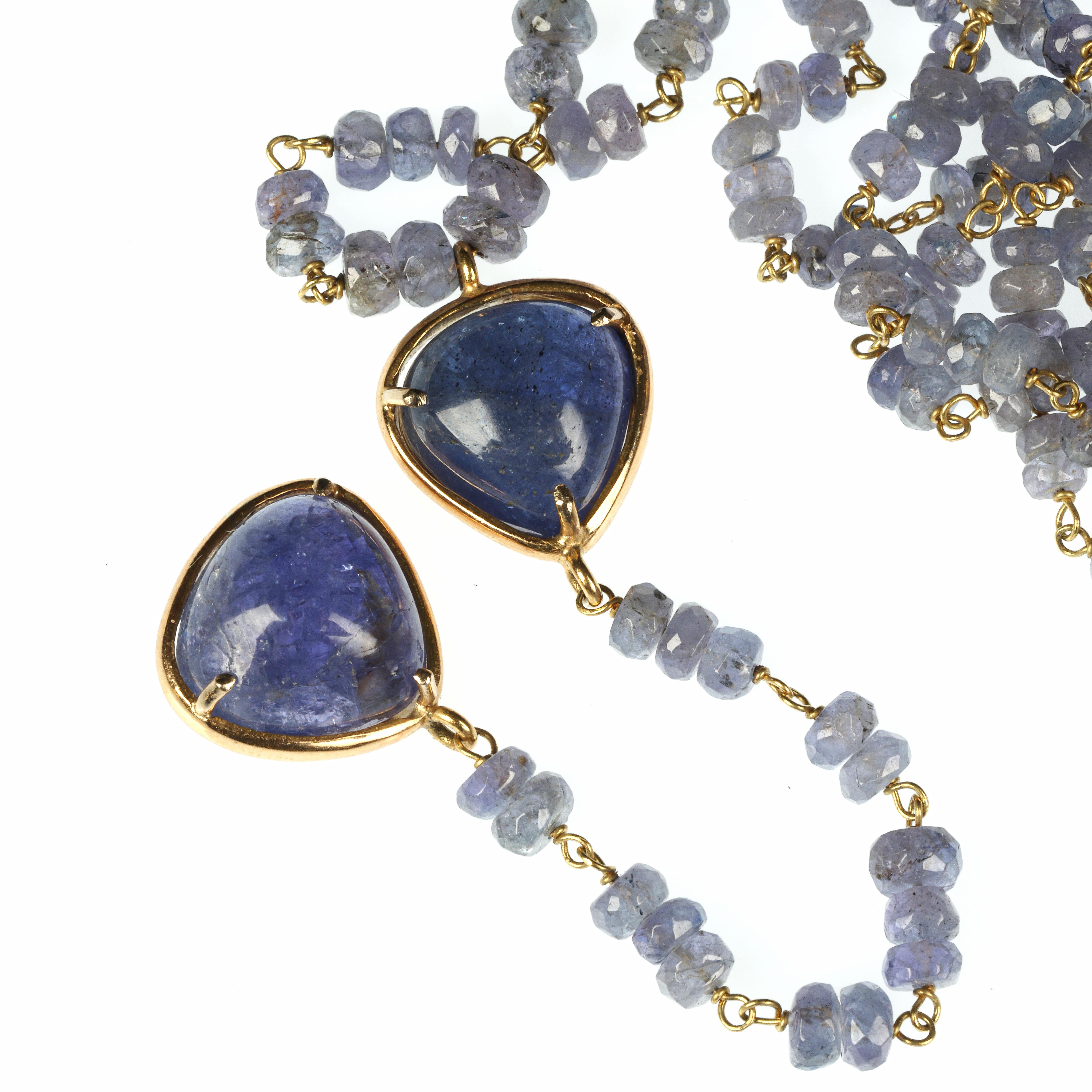 Collana in tanzanite a rosario con due cuoricini oro giallo 18 k In New Condition For Sale In Milan, IT