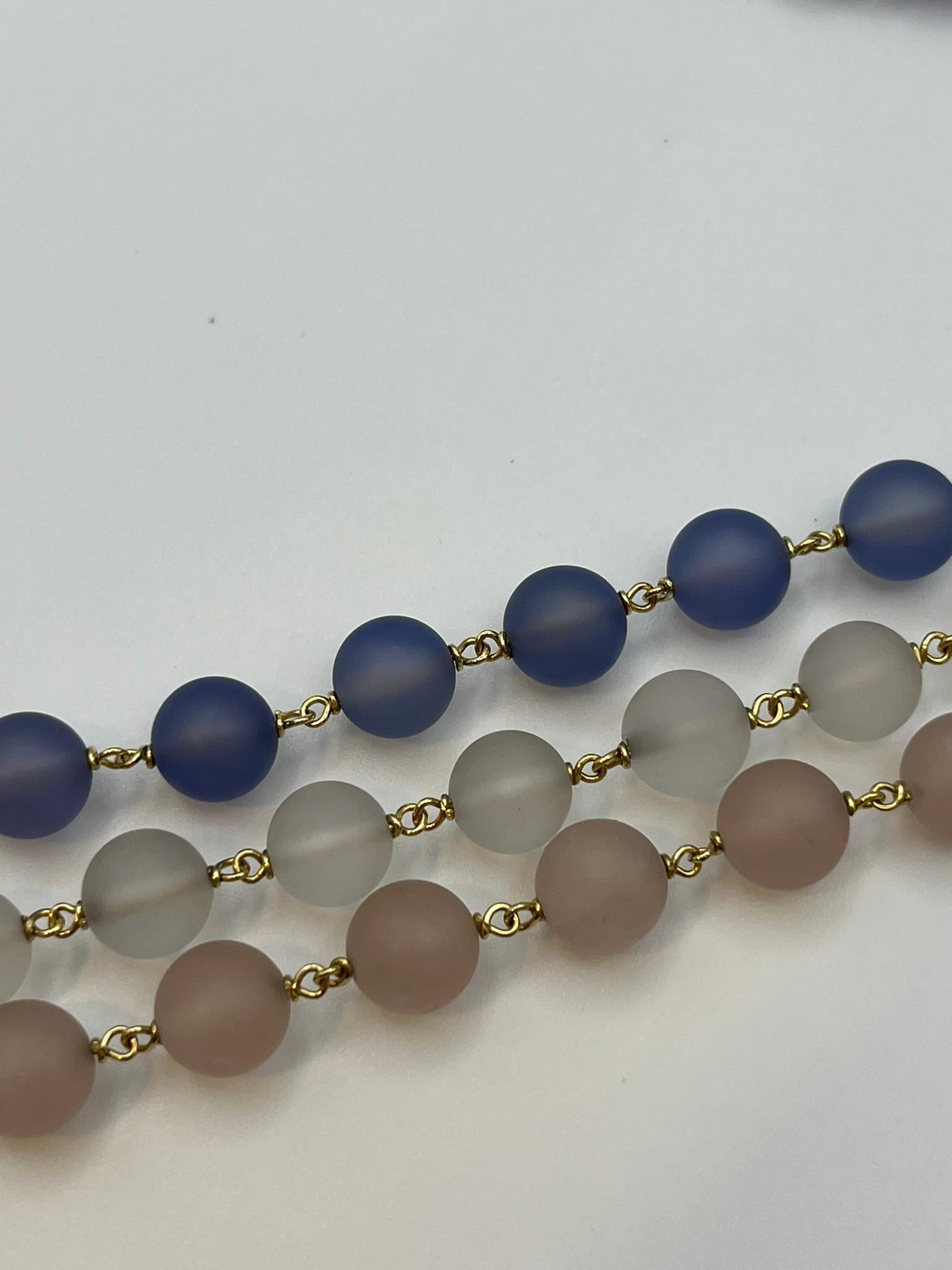 Collana multifilo con chiusura a fiore. in vendita 3