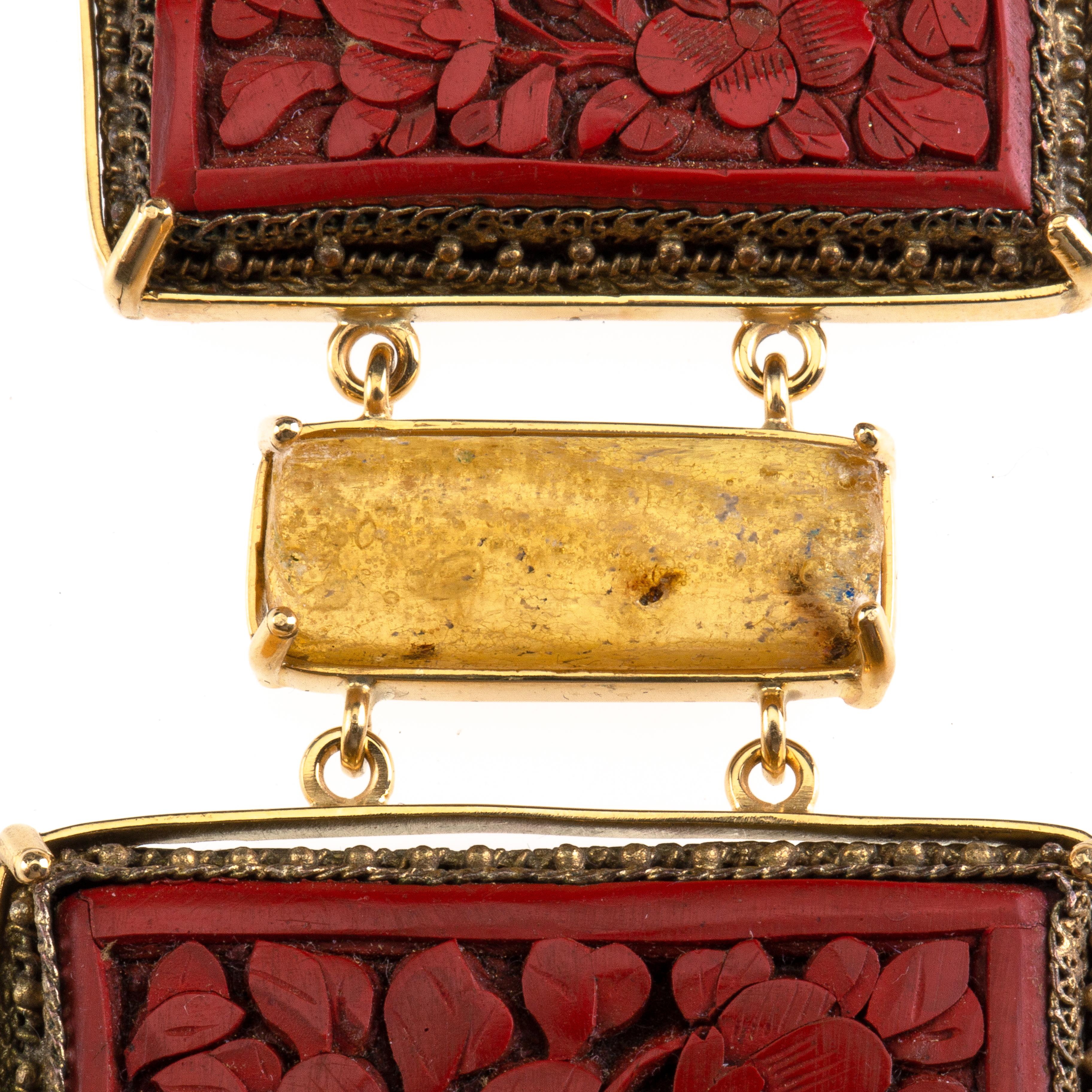 Artiste collier de perles de rivière en or 18k, ambre et laque chinoise antique en vente