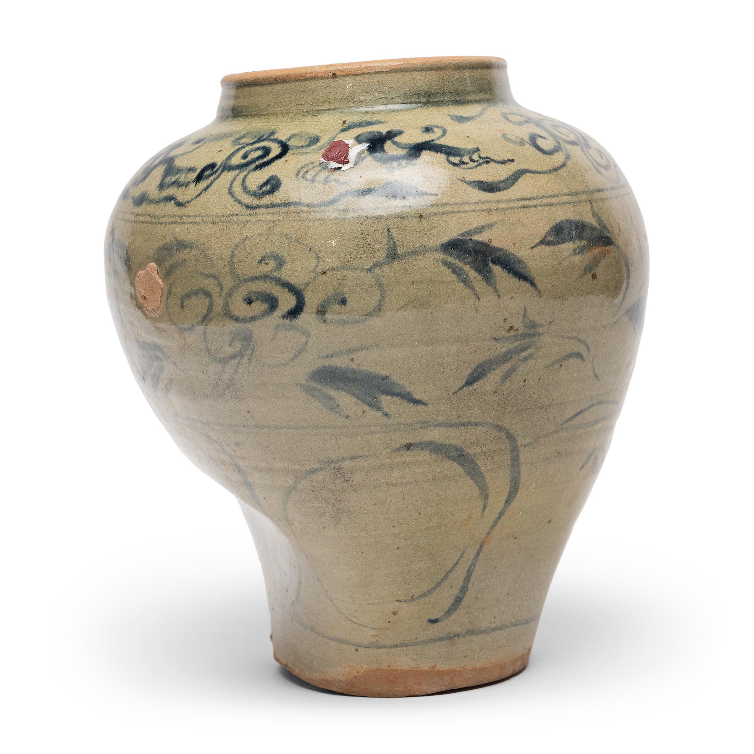 Cinese Collapsed Chinese Ming Blue & White Jar, c. 1550 in vendita