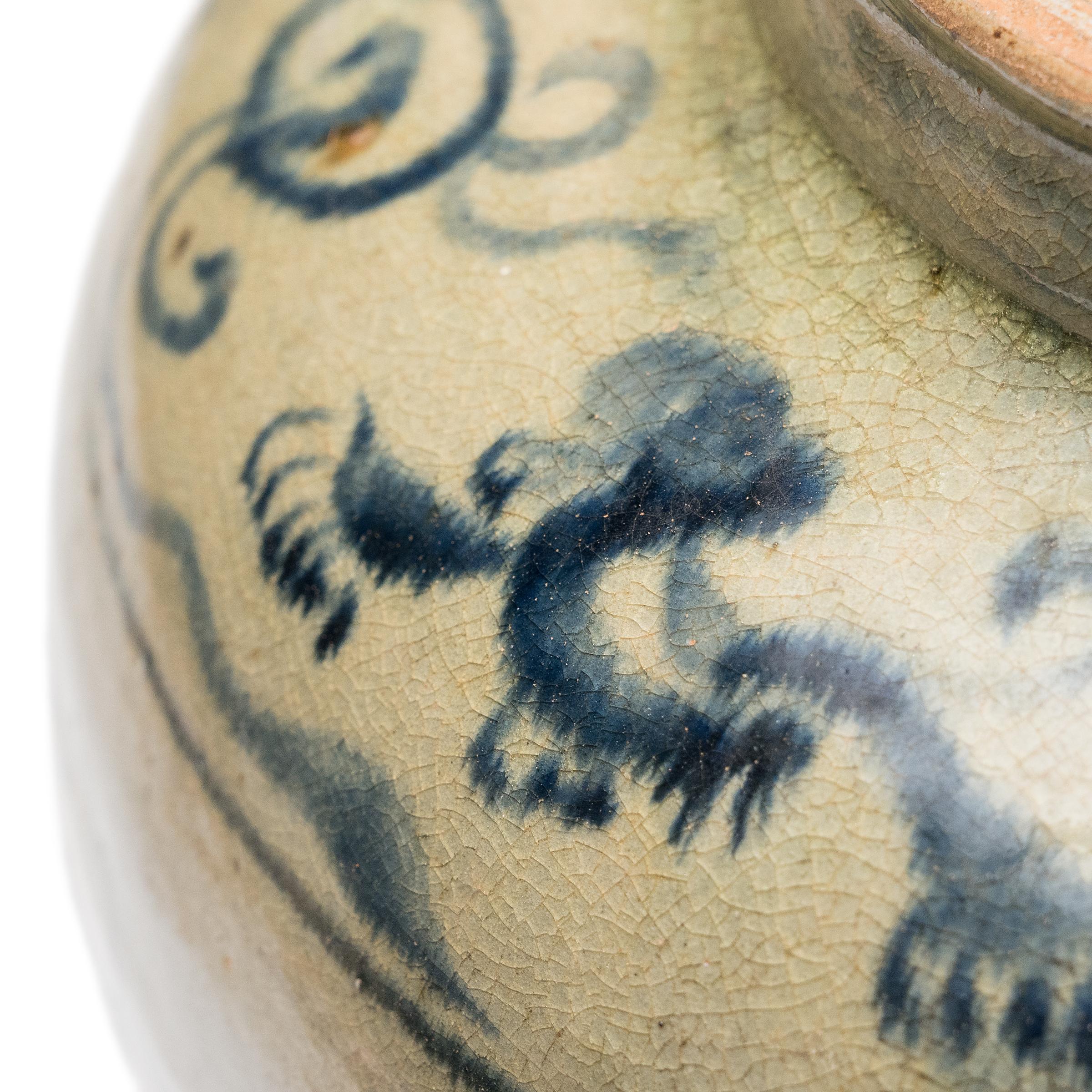 Collapsed Chinese Ming Blue & White Jar, c. 1550 In condizioni buone in vendita a Chicago, IL