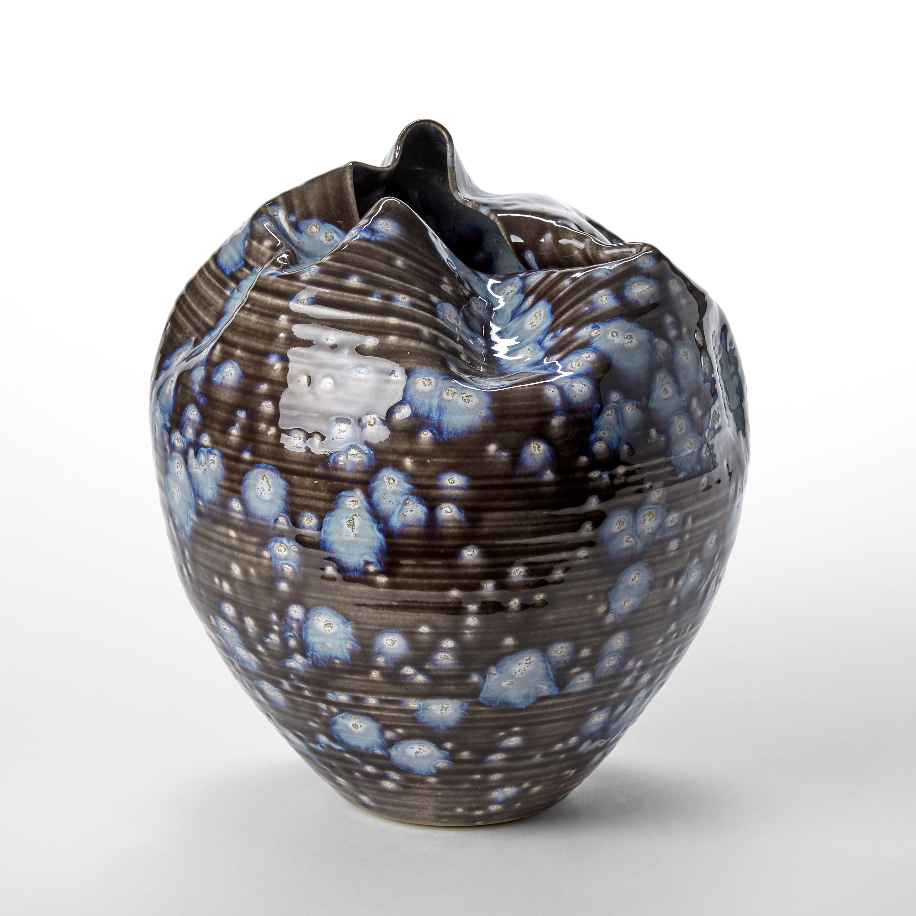 Fatto a mano Forma collassata con esplosioni blu n. 73, imbarcazione di Nicholas Arroyave-Portela in vendita