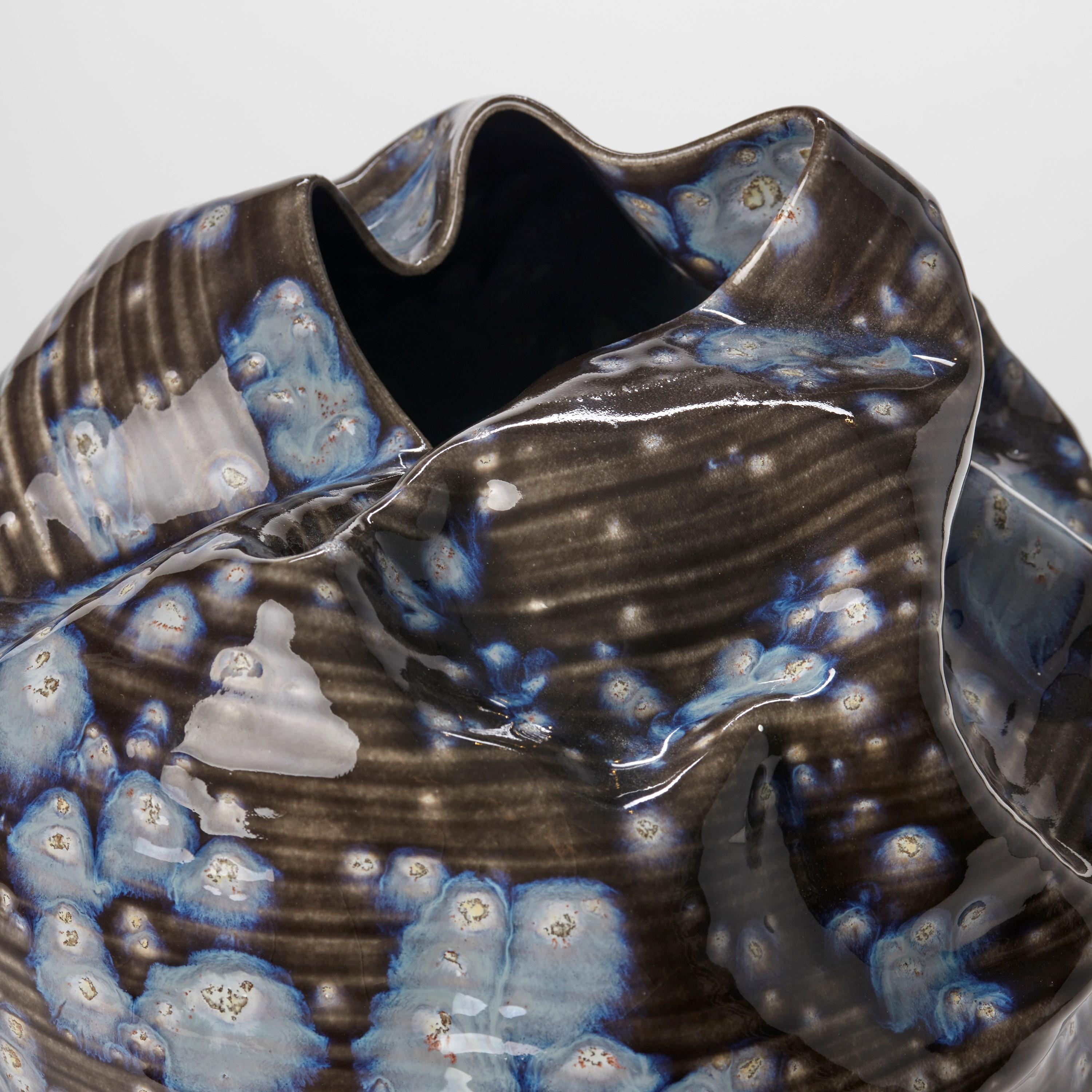 Forma collassata con esplosioni blu n. 73, imbarcazione di Nicholas Arroyave-Portela In condizioni Nuovo in vendita a London, GB