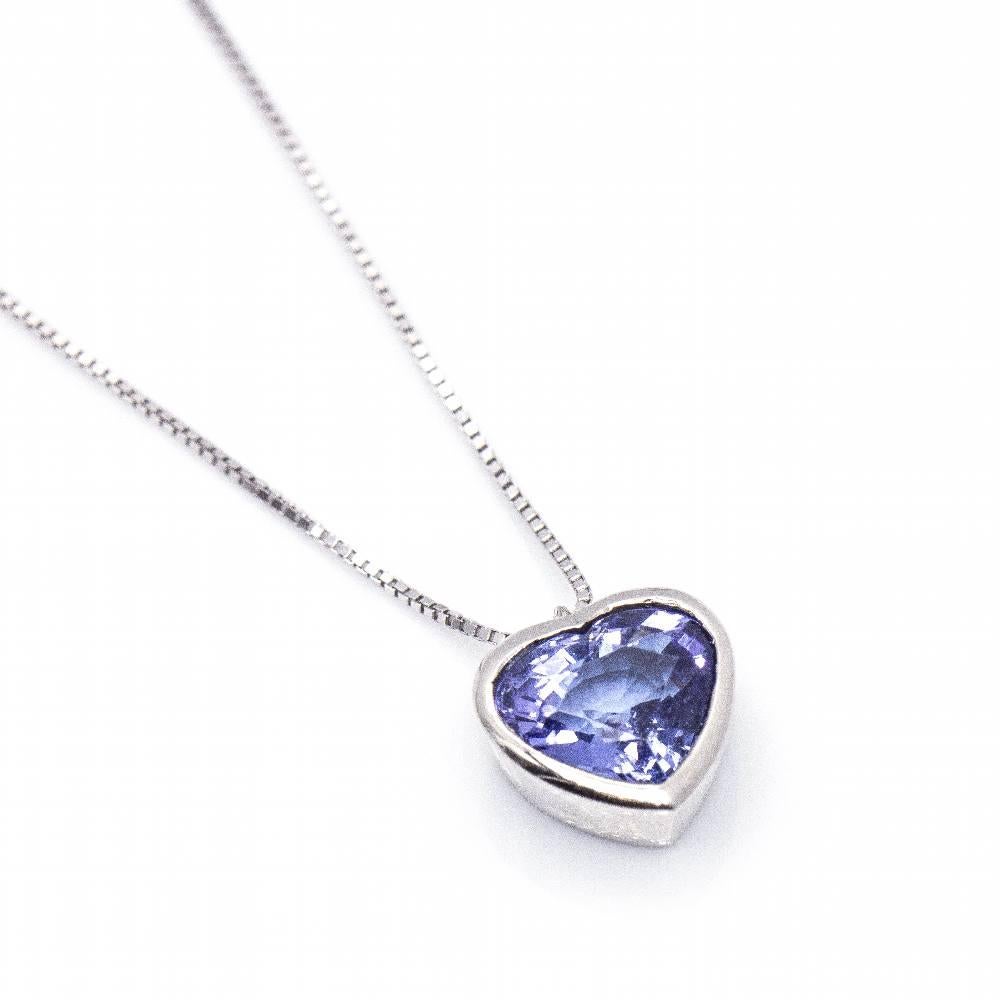 Necklace in white gold for women : 1x Tanzanite in 1.00 ct. heart size : 1.00 ct. heart size : 1.00 ct. with a chain clasp : 40cm length : 18 kt. white gold (750/-) : Weight : 2.95 grams : Brand new product : Ref:.D360117MS