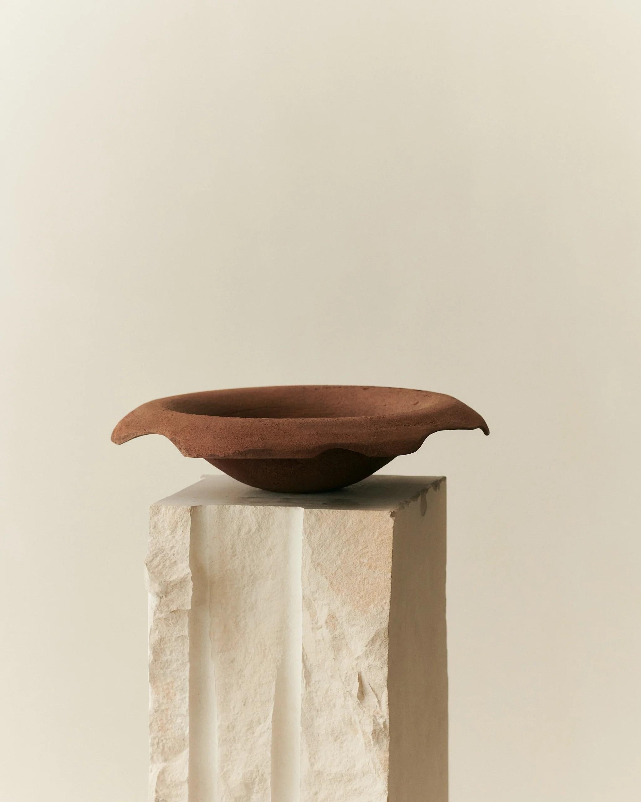 Collar Object 007 by Louise Roe
Dimensions: Ø 48 x H 12,5 cm.
Materials: Cast iron.

THE ROE STUDIO COLLAR OBJECT 007
Hand-welded from casted iron, our Collar Object 007 parades an intriguingly crude facade. Radiating hues of amber and bronze, this