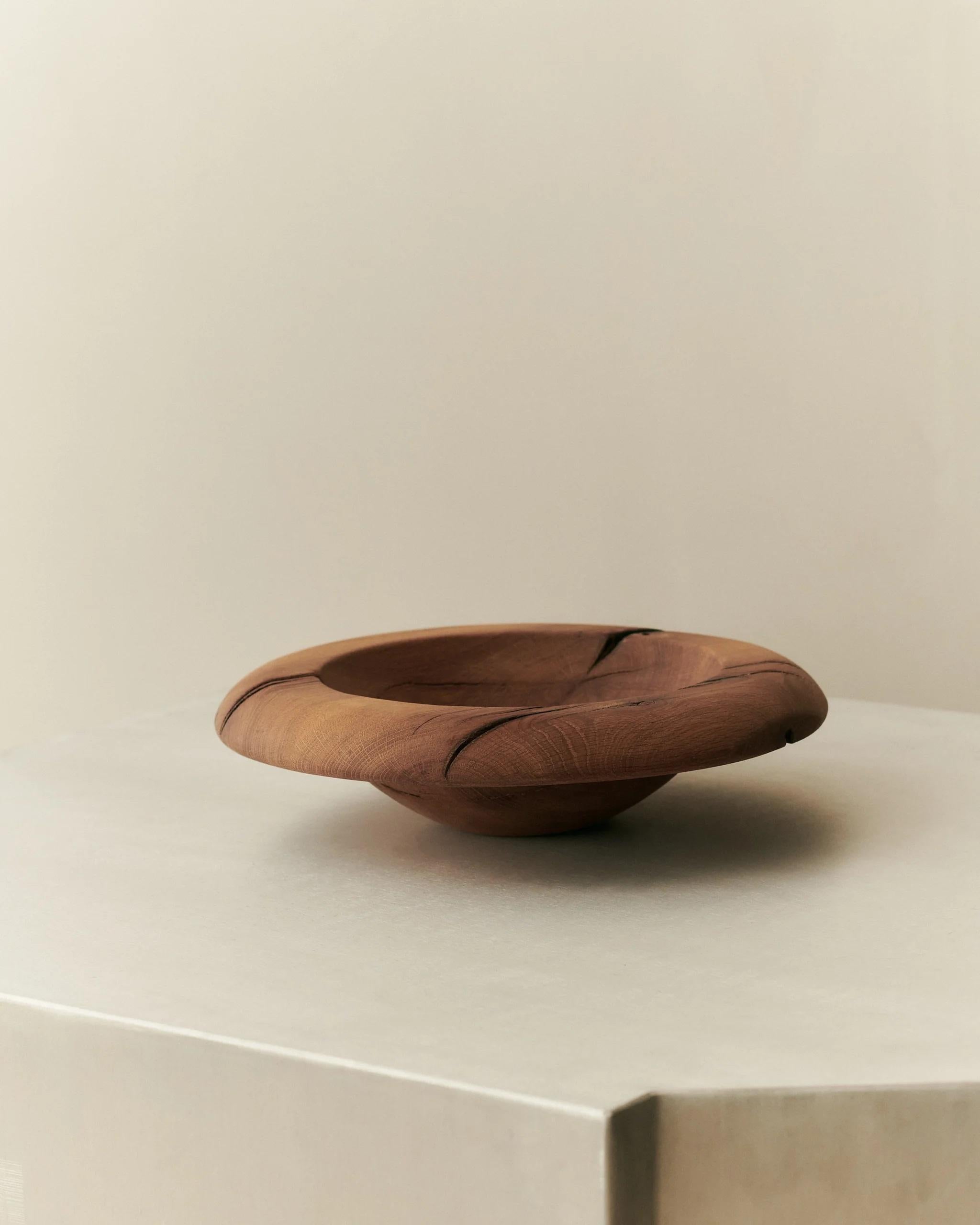 Collar Object 008 by Louise Roe
Dimensions: Ø 48 x H 12,5 cm.
Materials: Aged oak wood.

THE ROE STUDIO COLLAR OBJECT 008
Our Collar Object 008 displays the sincerity of oak wood, stimulating both the tactile and visionary senses. This artistic