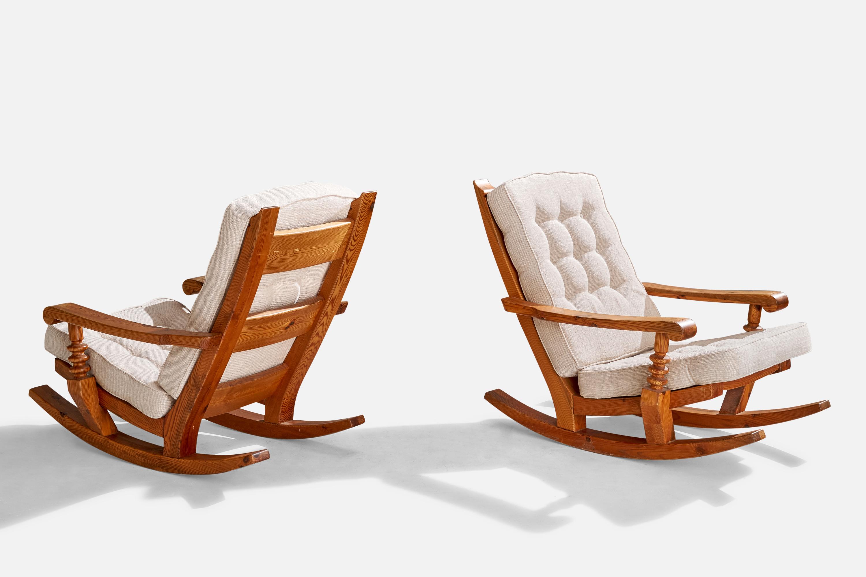 Scandinave moderne Chaises longues à bascule Collden, pin, tissu, Suède, 1970 en vente