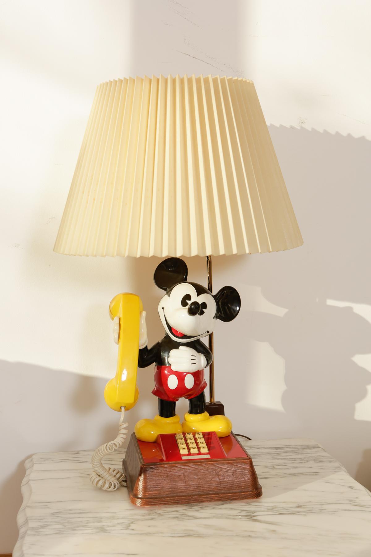 Our 1970s Walt Disney mickey mouse phone lamp is a perfect vintage piece to satisfy your inner child. And did we mention it’s collectable? The phone itself has not been tested, but will likely function if you have landline connection. Lamp is in