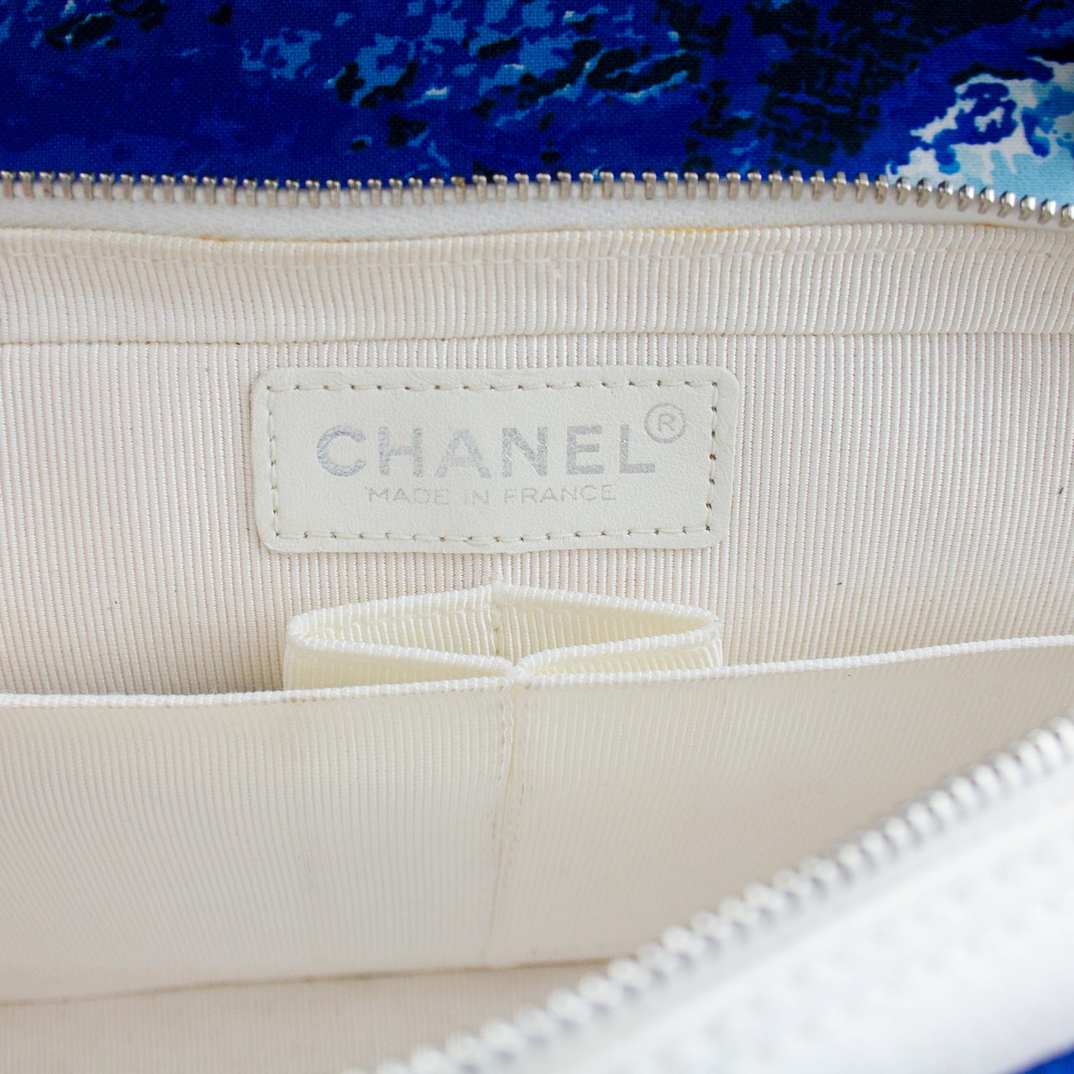 Collectable 2002 Chanel Surf Line Canvas 2.55 Flap Bag 2