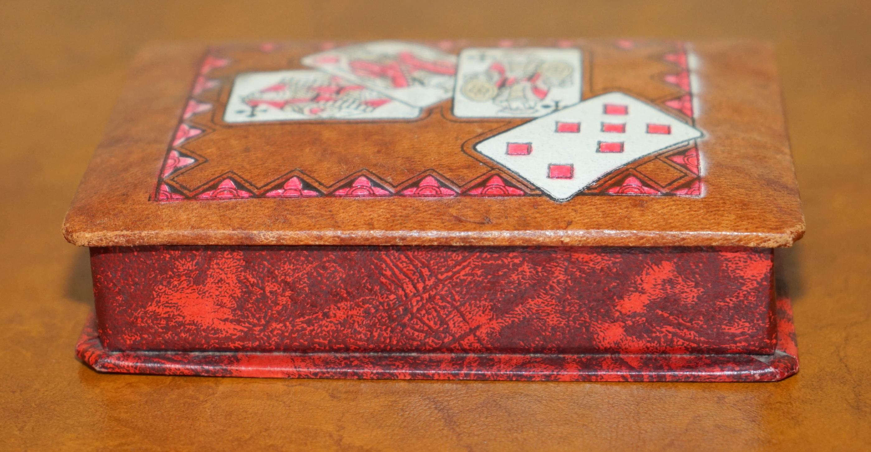 COLLECTABLE ANTiQUE FRENCH NAPOLEON III LEATHER & HAND PAINTED CARD GAMES CASE For Sale 6