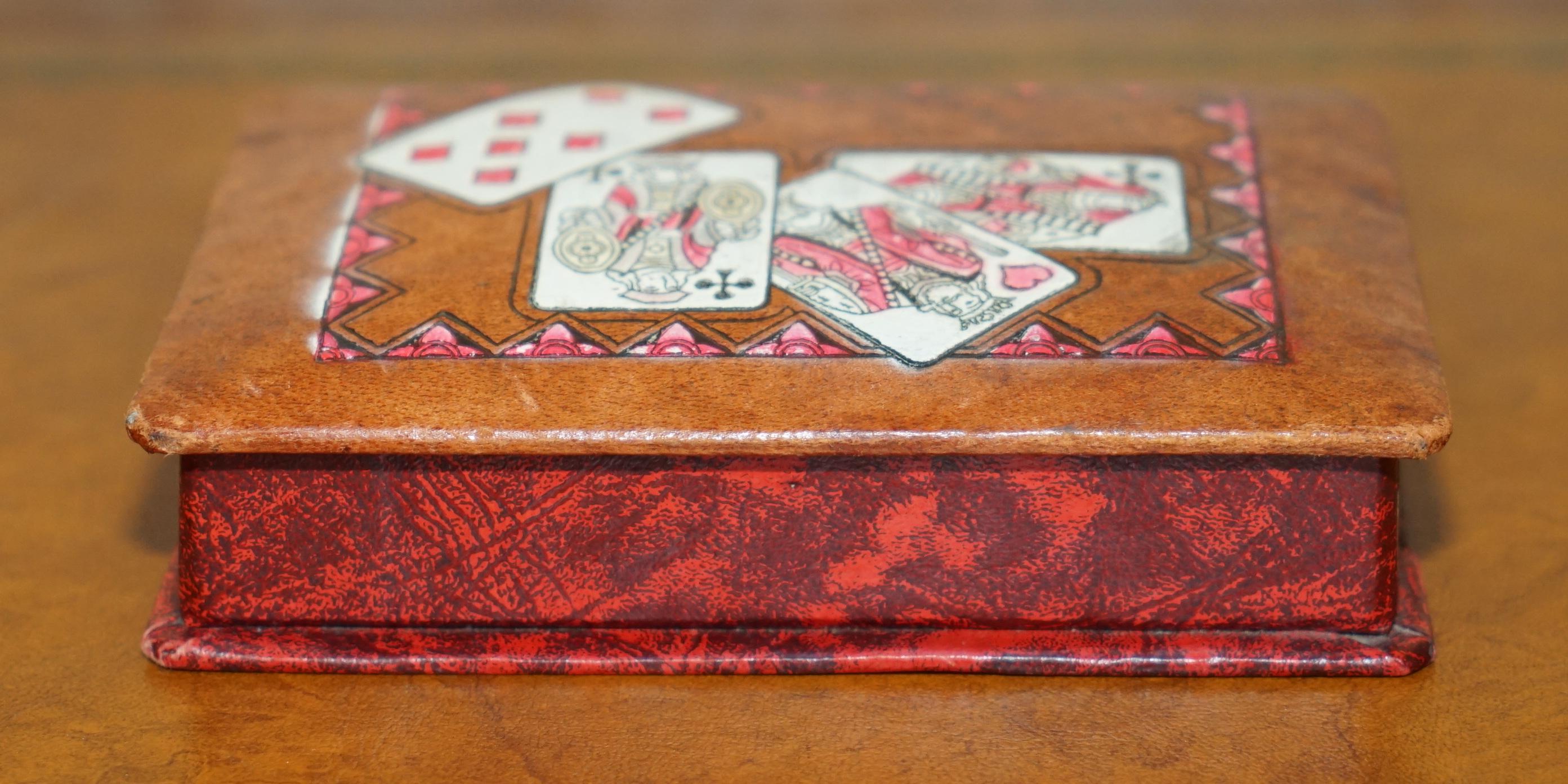 COLLECTABLE ANTiQUE FRENCH NAPOLEON III LEATHER & HAND PAINTED CARD GAMES CASE For Sale 8