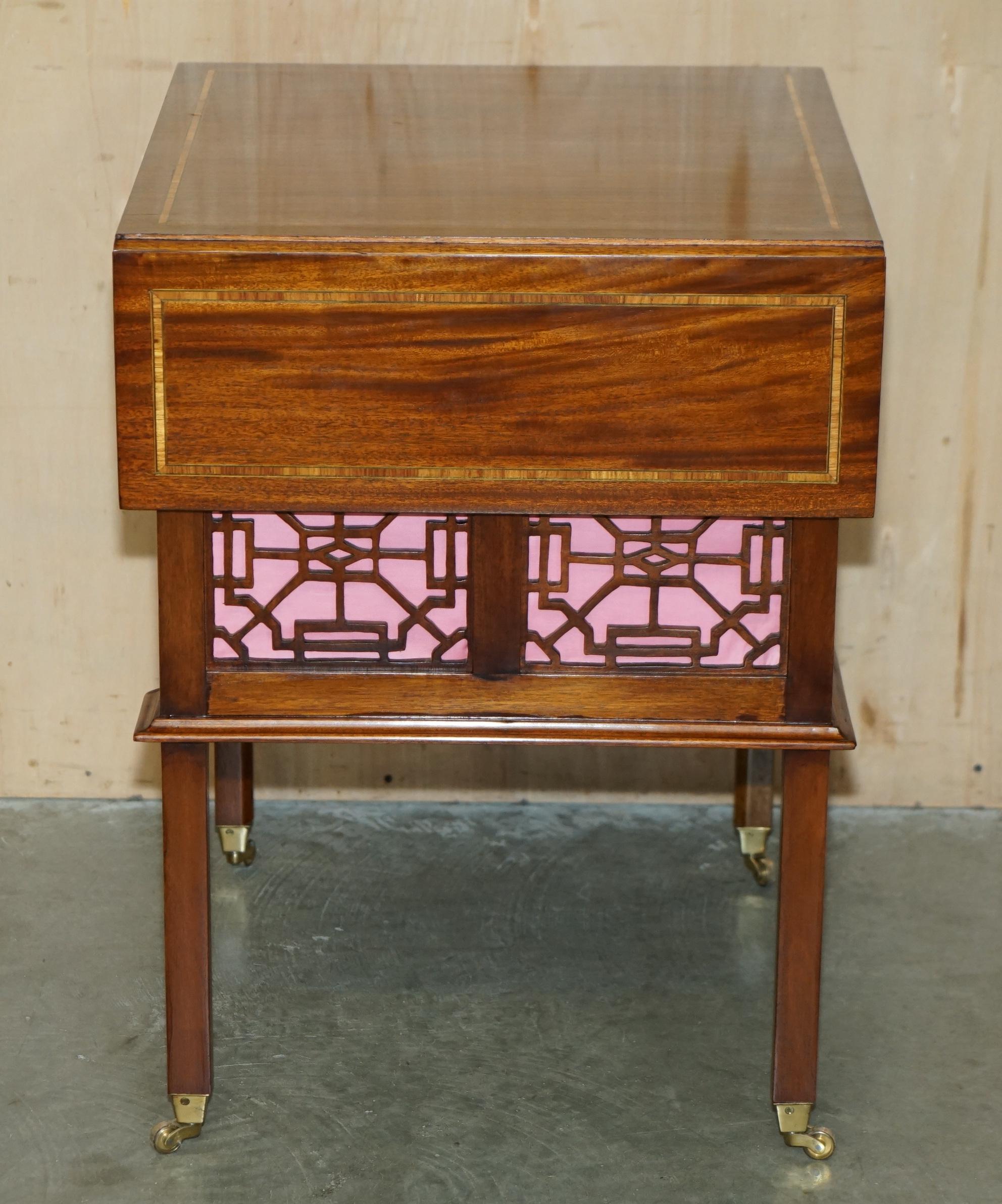 COLLECTABLE ANTiQUE THOMAS CHIPPENDALE BREAKFAST SUPPER HARDWOOD WALNUT TABLE For Sale 4