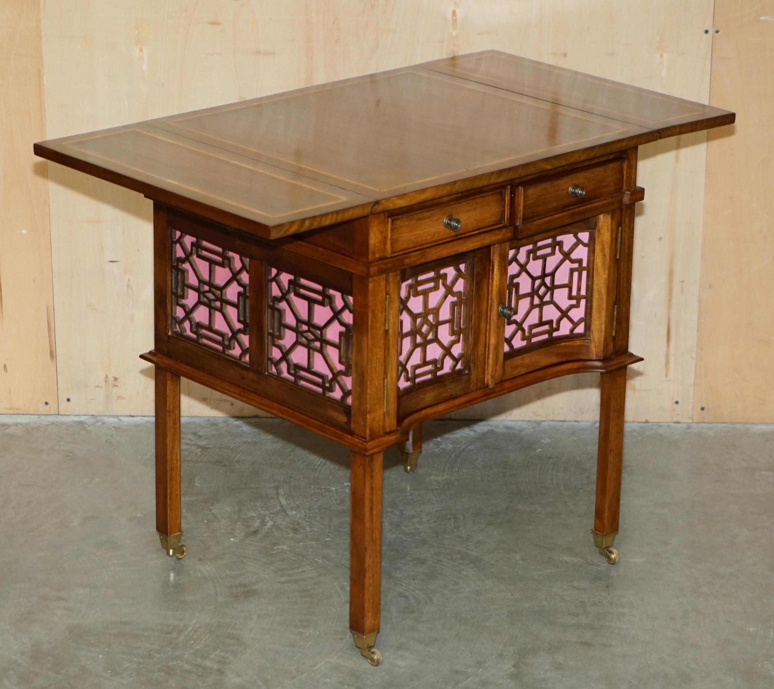 COLLECTABLE ANTiQUE THOMAS CHIPPENDALE BREAKFAST SUPPER HARDWOOD WALNUT TABLE For Sale 8