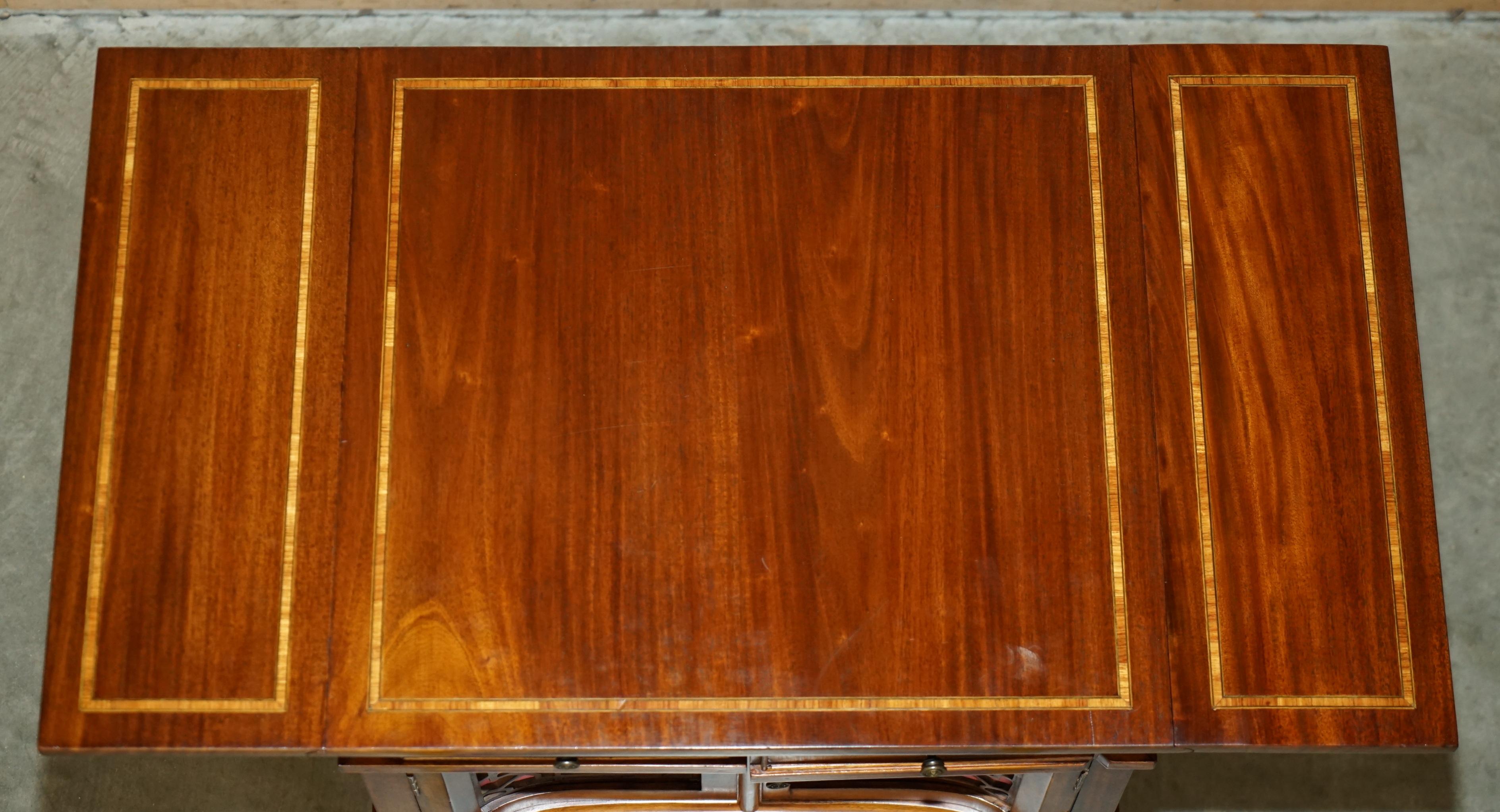 COLLECTABLE ANTiQUE THOMAS CHIPPENDALE BREAKFAST SUPPER HARDWOOD WALNUT TABLE For Sale 9