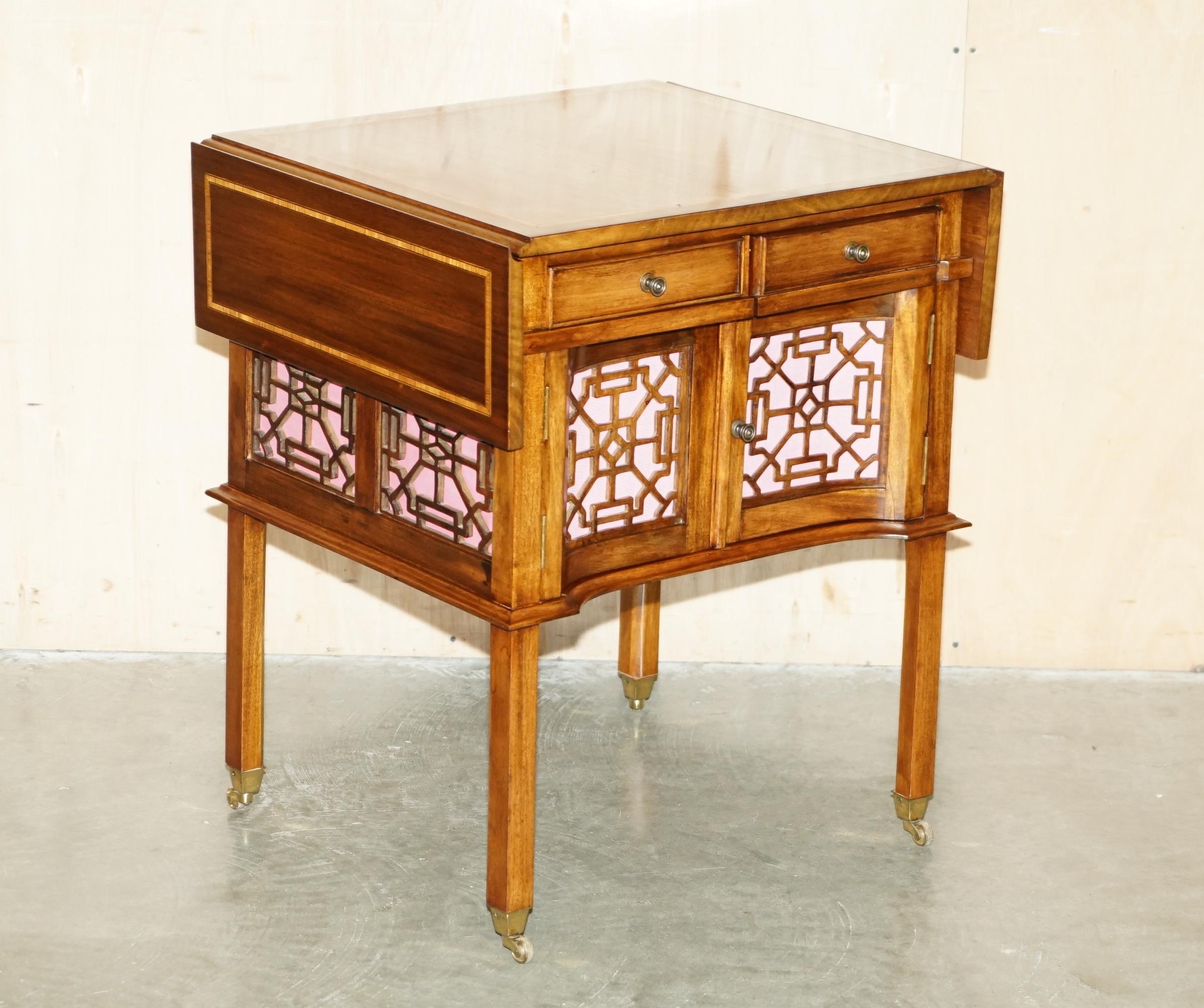 Royal House Antiques

Royal House Antiques is delighted to offer for sale this lovely Thomas Chippendale style Breakfast Supper extending table in very fine flamed mahogany with walnut inlay

Please note the delivery fee listed is just a guide, it