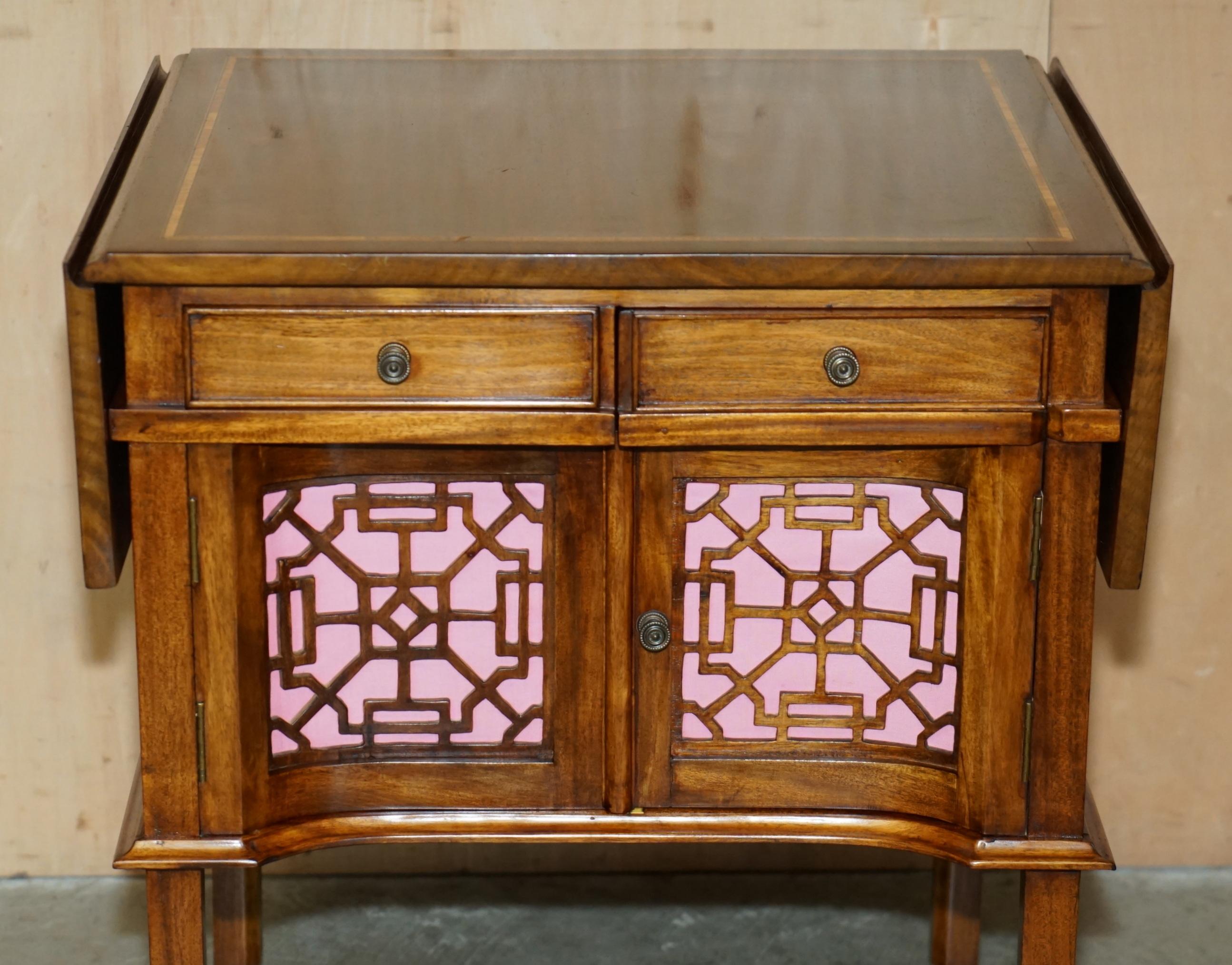 English COLLECTABLE ANTiQUE THOMAS CHIPPENDALE BREAKFAST SUPPER HARDWOOD WALNUT TABLE For Sale
