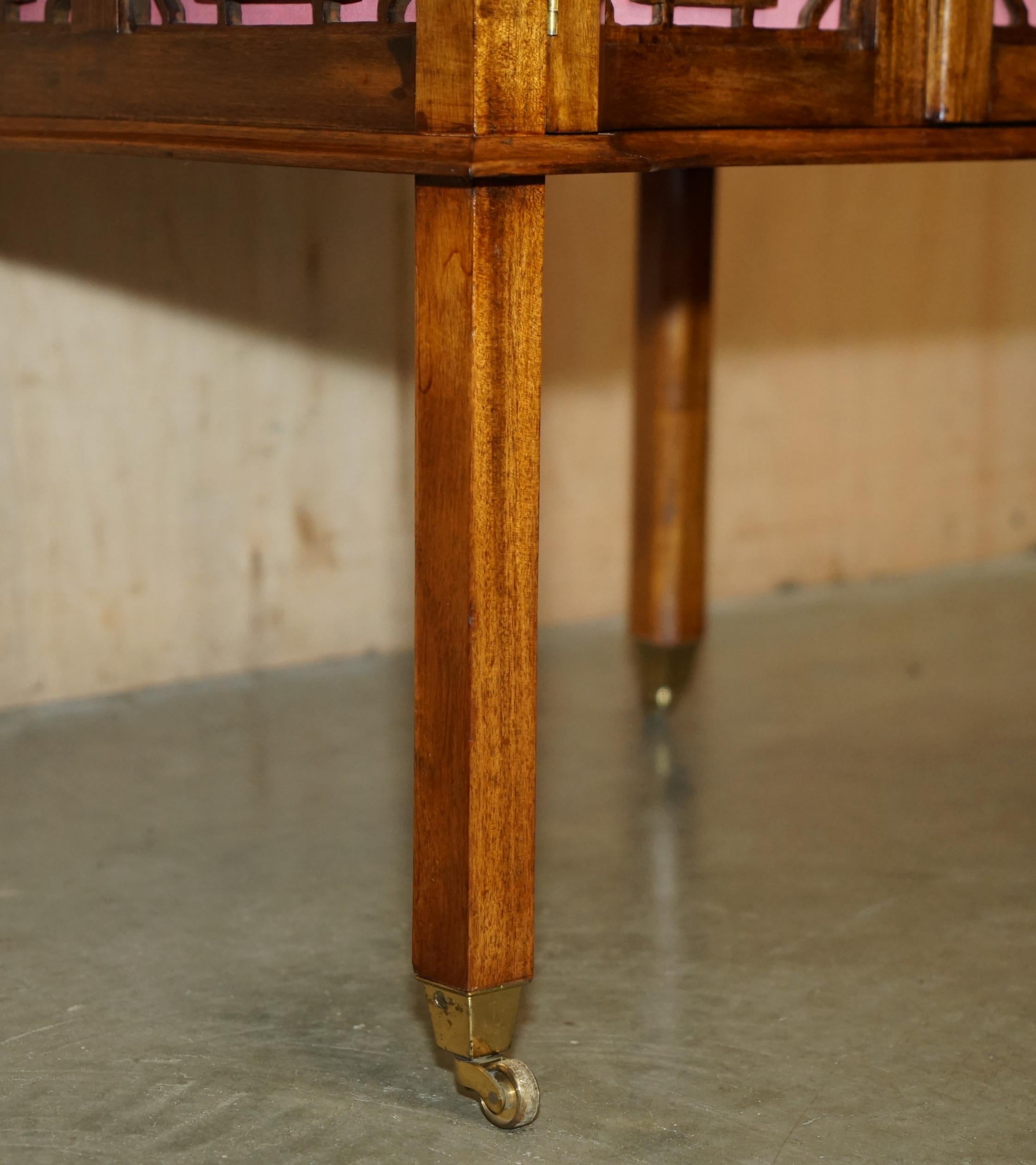 COLLECTABLE ANTiQUE THOMAS CHIPPENDALE BREAKFAST SUPPER HARDWOOD WALNUT TABLE In Good Condition For Sale In West Sussex, Pulborough