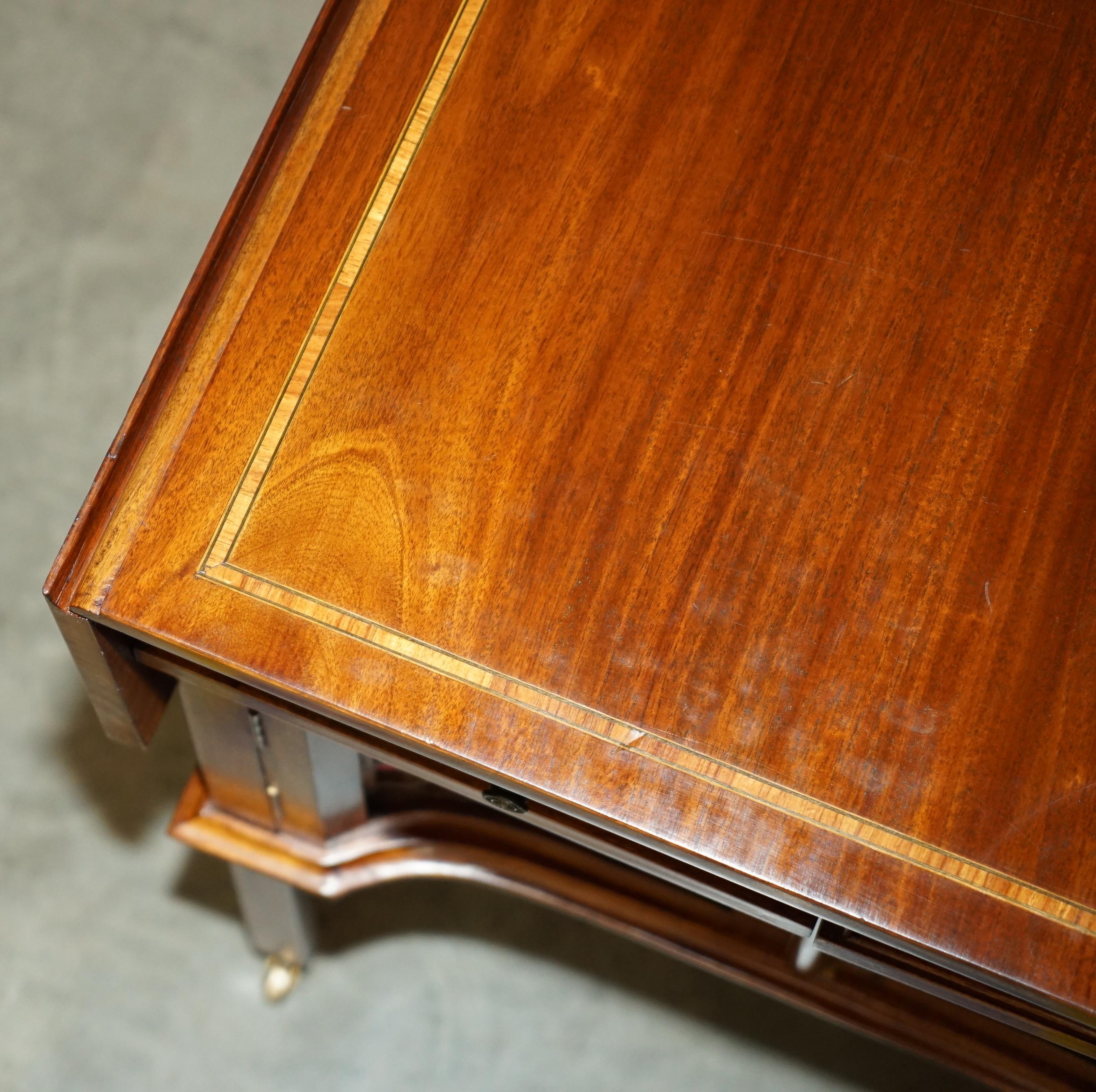 Hardwood COLLECTABLE ANTiQUE THOMAS CHIPPENDALE BREAKFAST SUPPER HARDWOOD WALNUT TABLE For Sale