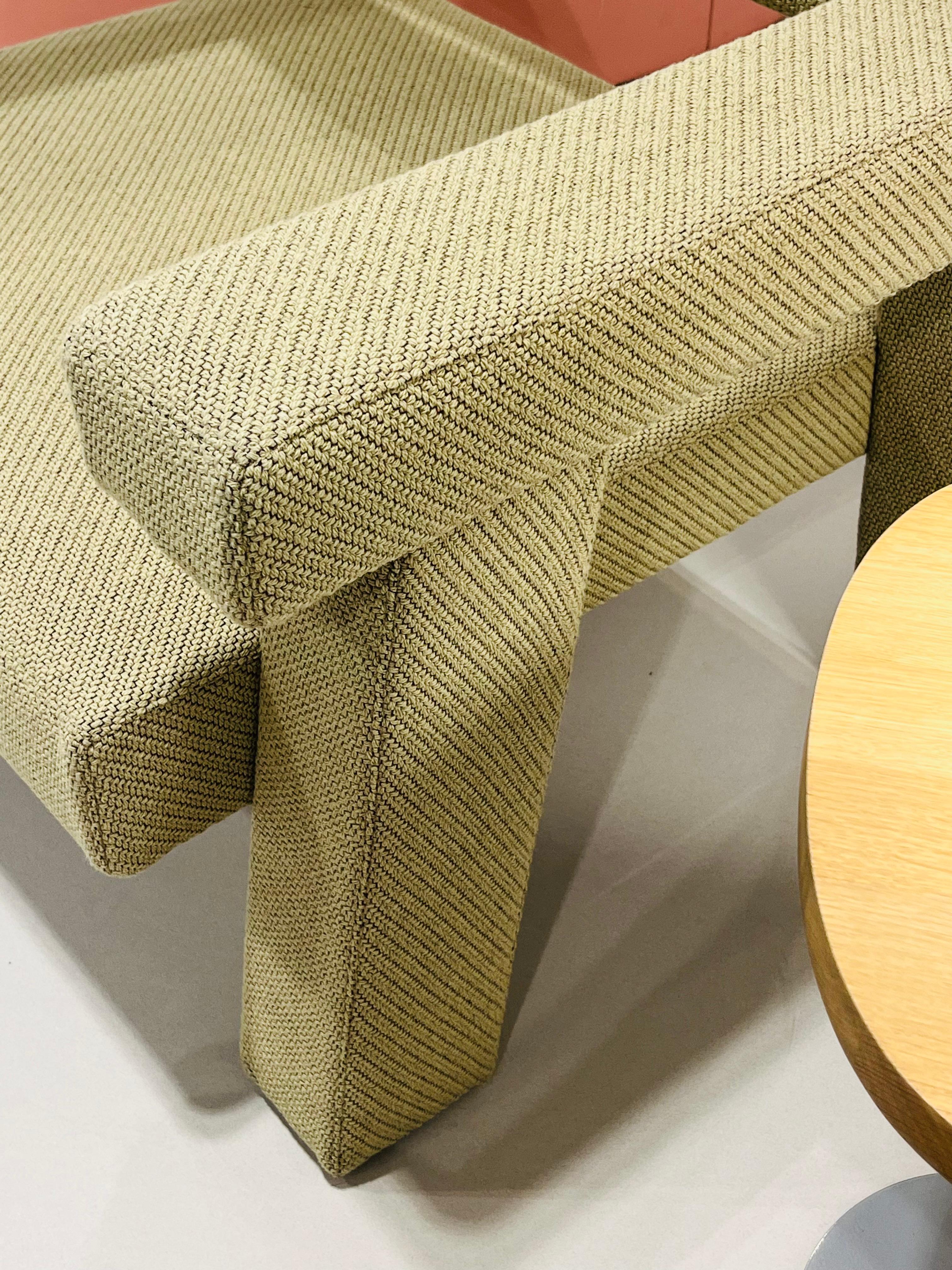 Moderno Design da collezione Poltrona Mohs di Bogaerts in tessuto Kvadrat Coda in vendita