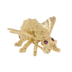Collectable Herbert Rosenthal 18 Karat Yellow Gold Ruby Bee Brooch