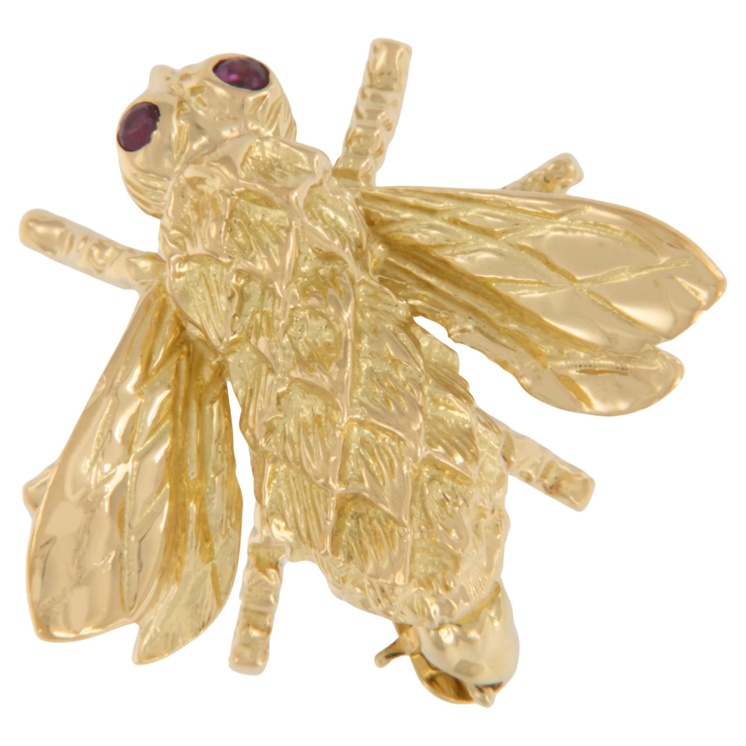 Collectable Herbert Rosenthal 18 Karat Yellow Gold Ruby Bee Brooch