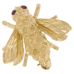 Vintage Collectable Herbert Rosenthal 18 Karat Yellow Gold Ruby Bee Brooch