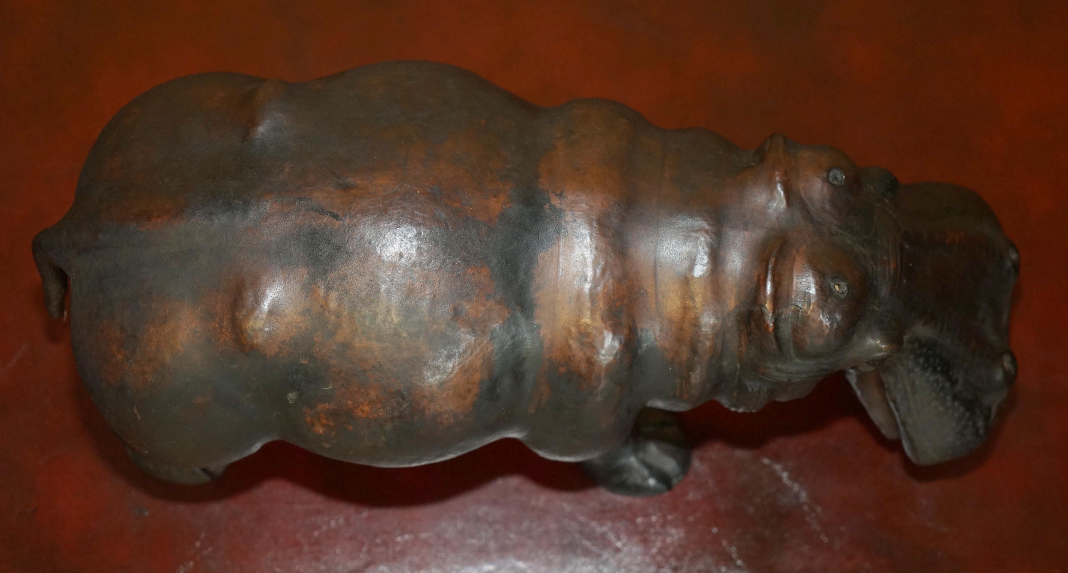 HIPÓPOTAMO DE PIÉ DE CUERO MARRÓN OMERSA LONDRES DE COLECCIÓN en Bueno estado para la venta en West Sussex, Pulborough