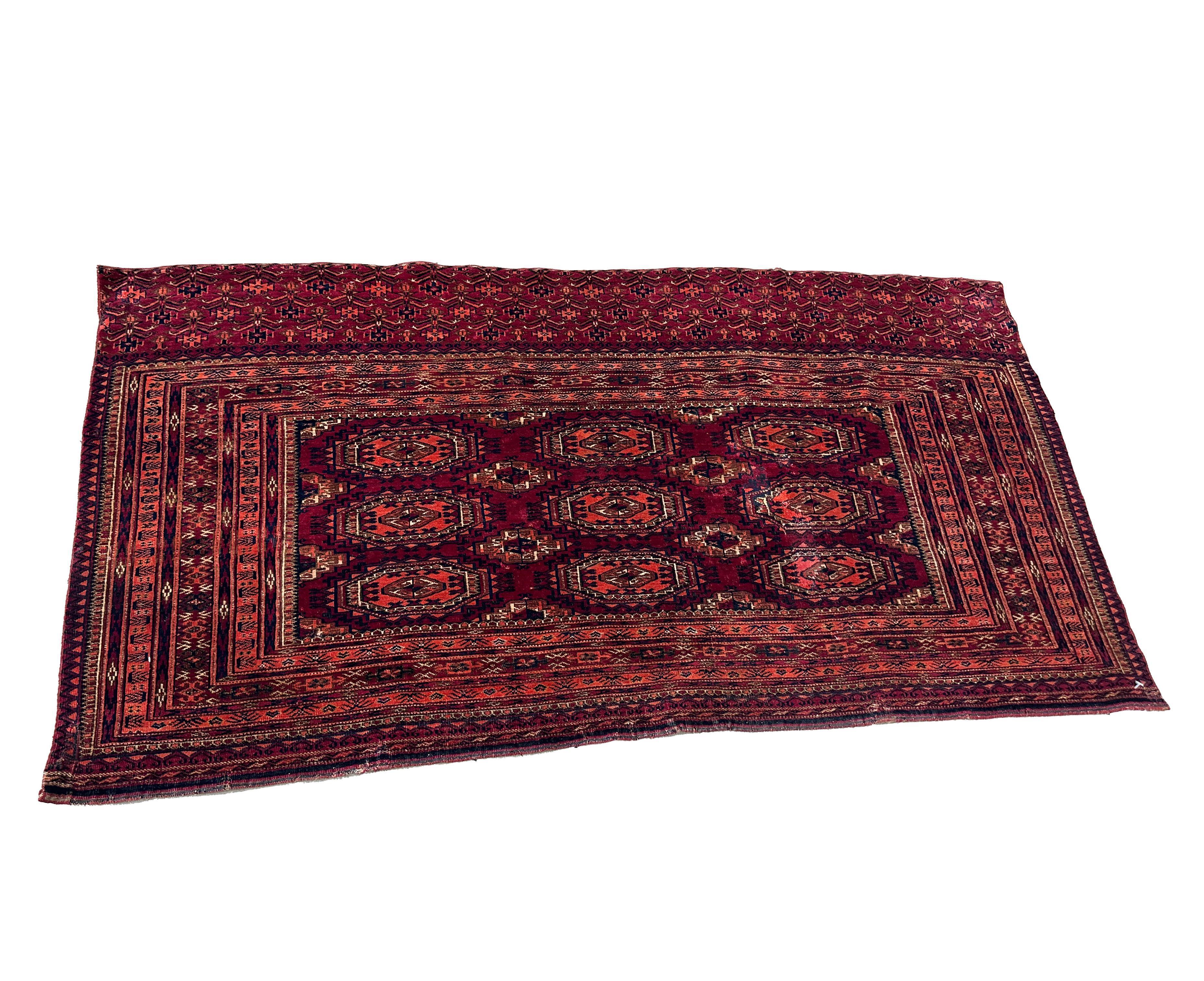 Sammlerstück, alter persischer Akzentteppich in roten Farbtönen 2,7x5 (Persisch) im Angebot