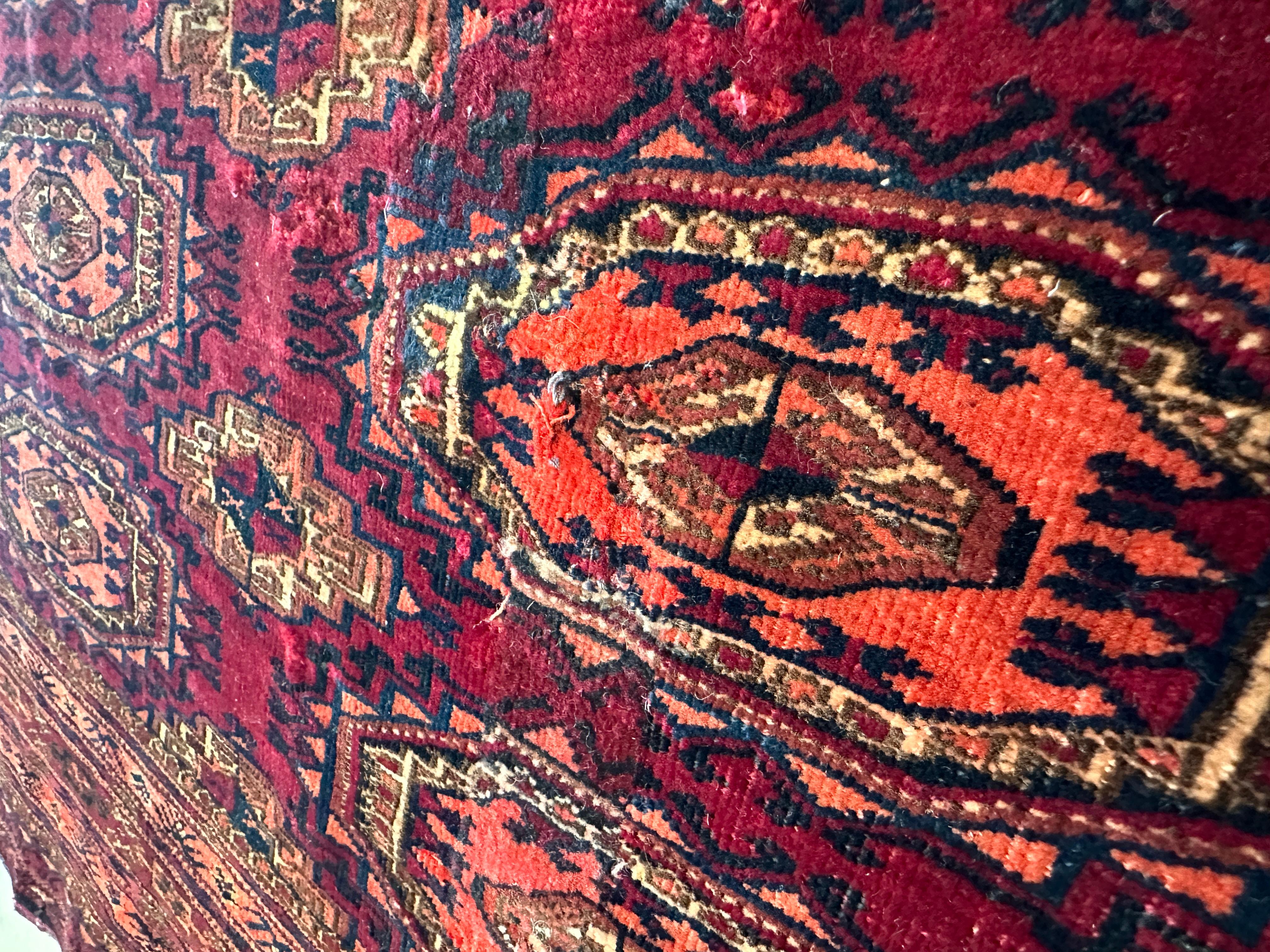 Sammlerstück, alter persischer Akzentteppich in roten Farbtönen 2,7x5 (Wolle) im Angebot