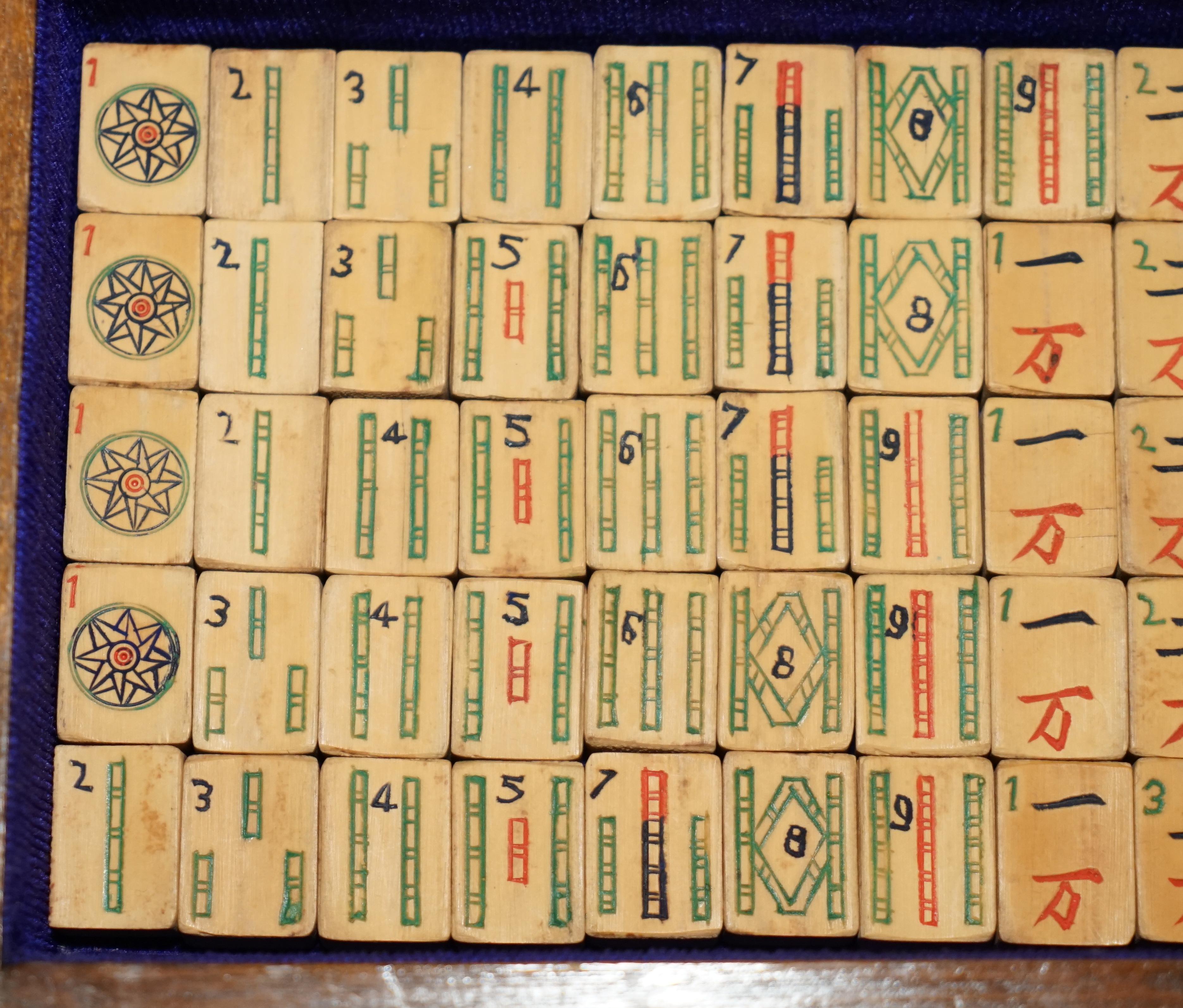 COLLECTABLE ORIGINAL ANTiQUE CHINESE CIRCA 1880 MAHJONG SET INCLUDING COUNTERS 9