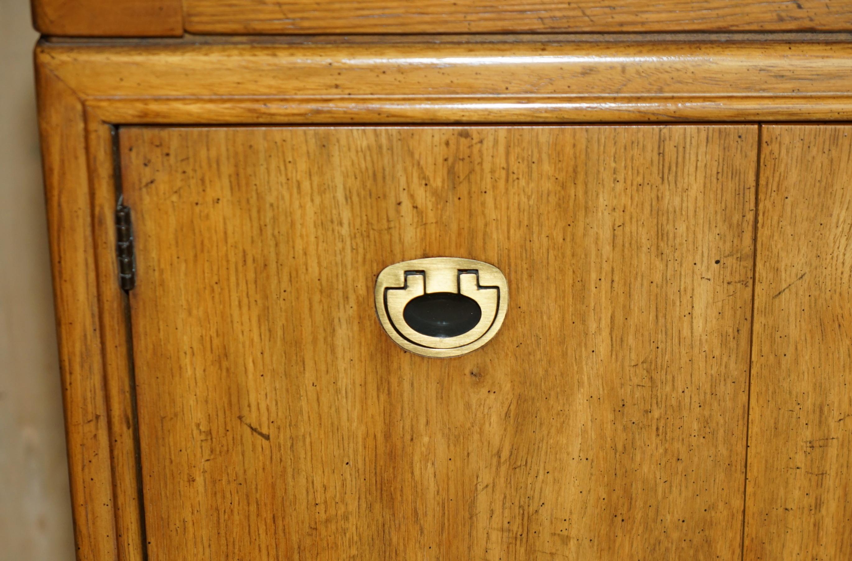 English COLLECTABLE ViNTAGE MID CENTURY MODERN DREXEL HERITAGE EXTENDING BAR TROLLY For Sale