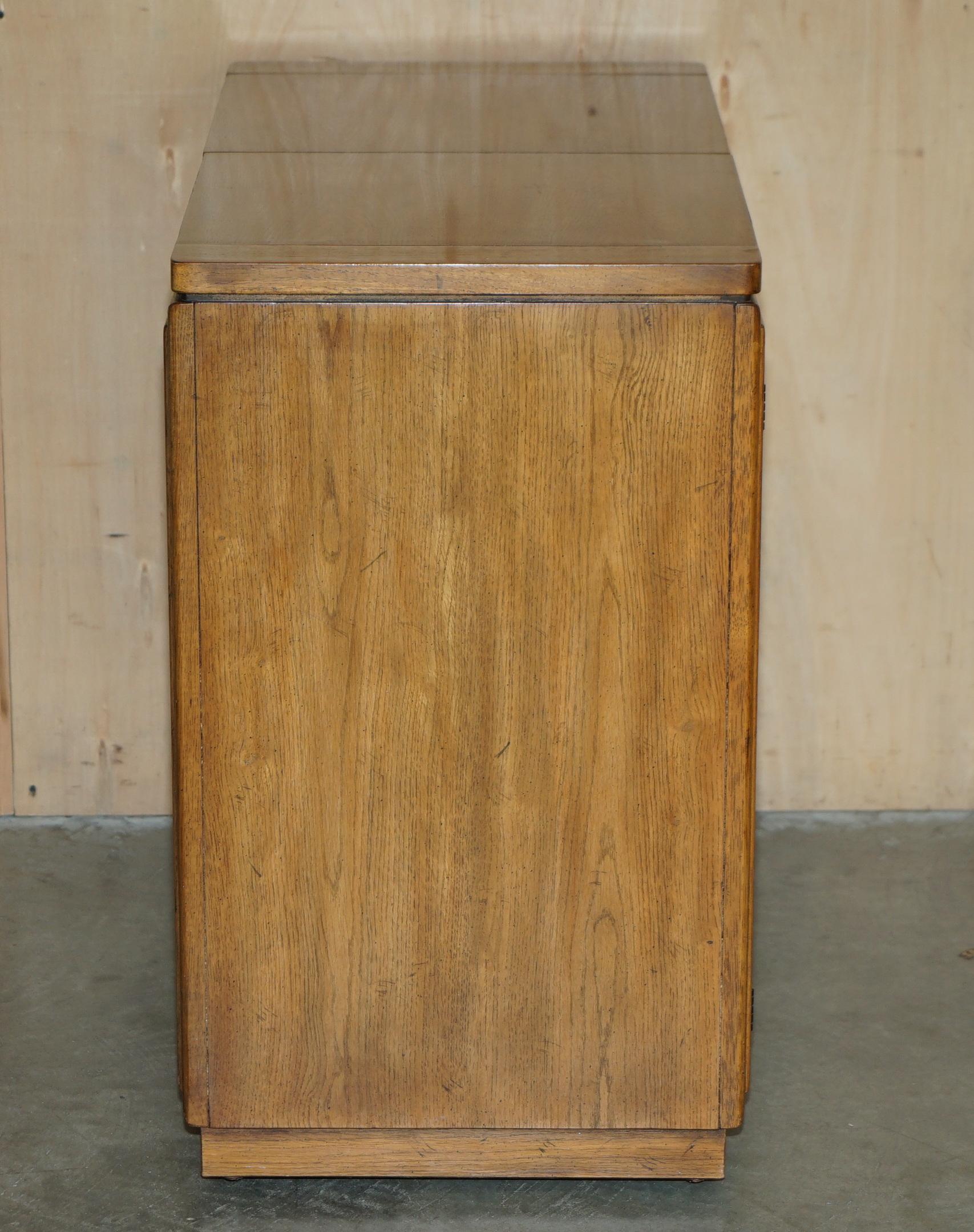 Mid-20th Century COLLECTABLE ViNTAGE MID CENTURY MODERN DREXEL HERITAGE EXTENDING BAR TROLLY For Sale