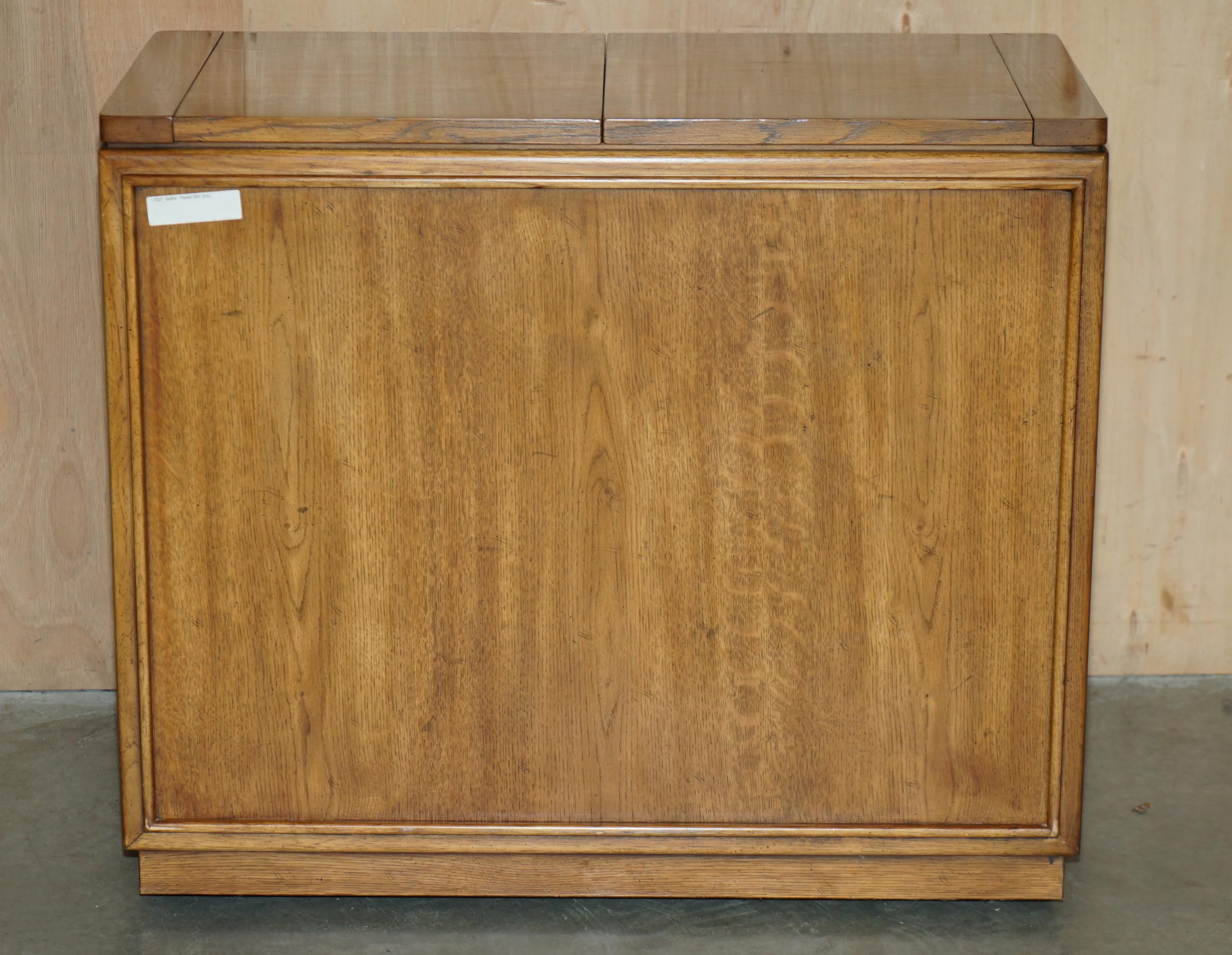 Oak COLLECTABLE ViNTAGE MID CENTURY MODERN DREXEL HERITAGE EXTENDING BAR TROLLY For Sale