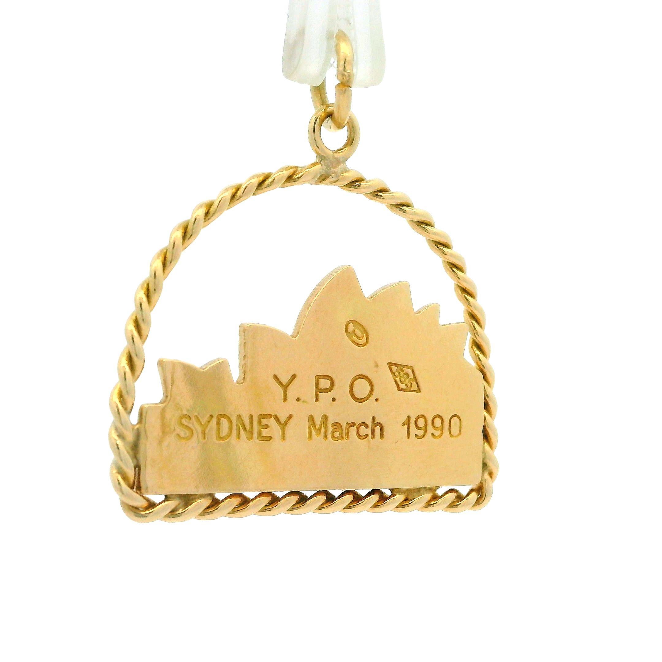 Collectible 14k Yellow Gold Mosaic Opal Detailed Sydney Opera House Pendant In Good Condition For Sale In Montclair, NJ