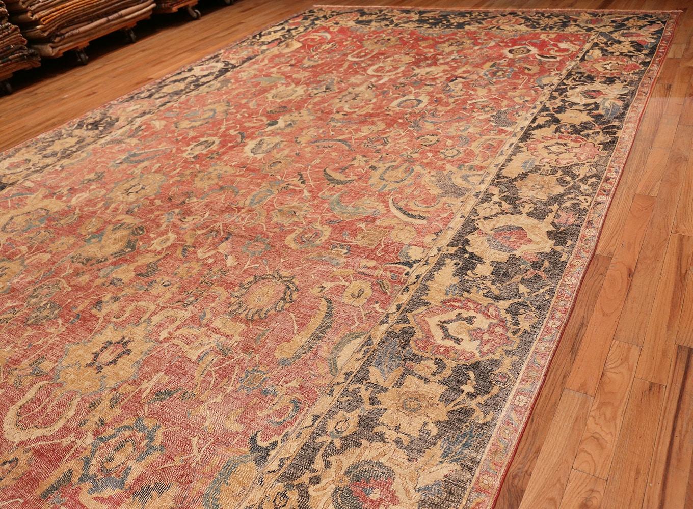 17th Century Persian Esfahan Rug. Size: 11 ft 4 in x 30 ft For Sale 3
