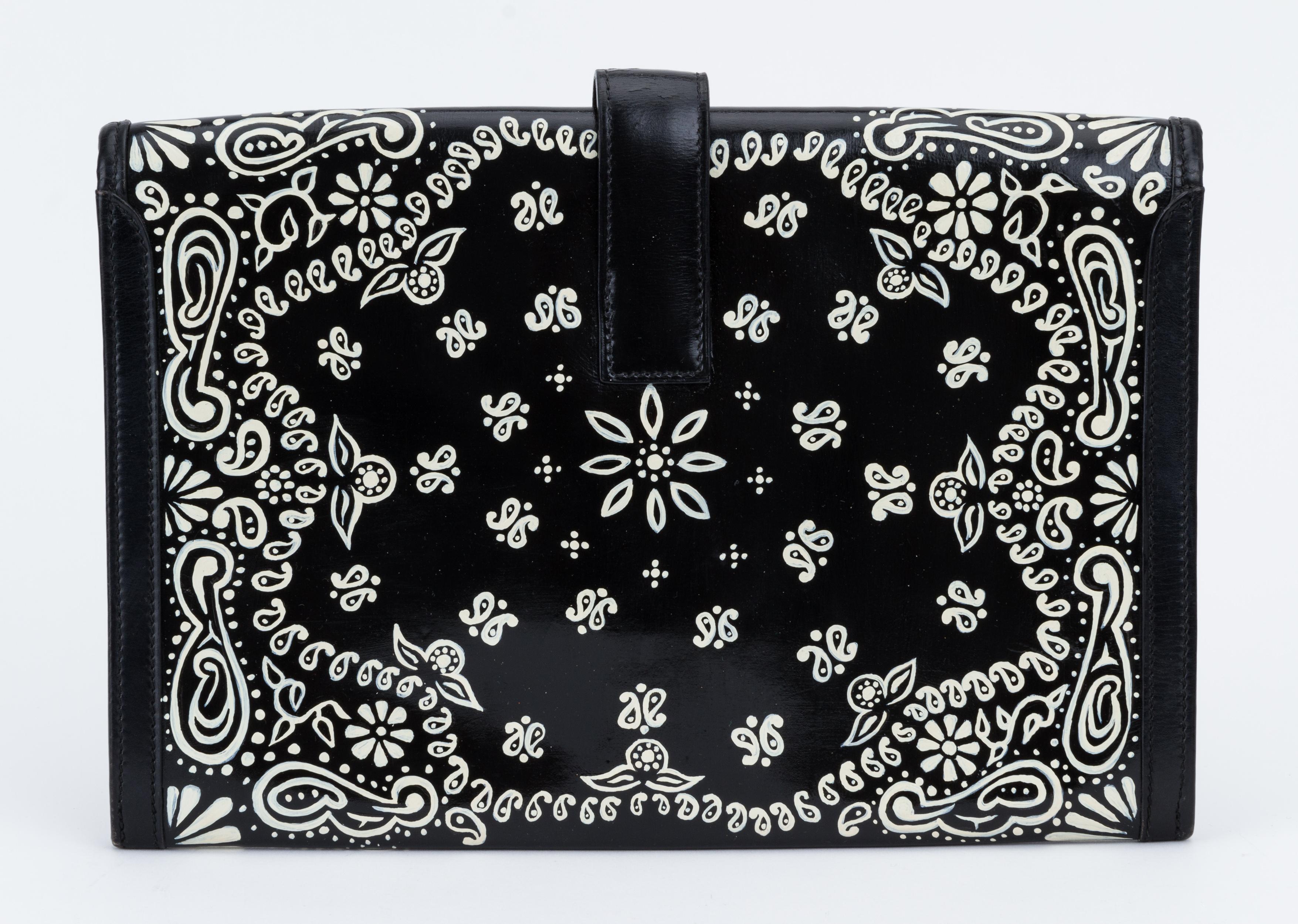 Sammlerstück 1992 Hermès Black Box Jige Clutch Bandana Bag im Zustand „Hervorragend“ im Angebot in West Hollywood, CA